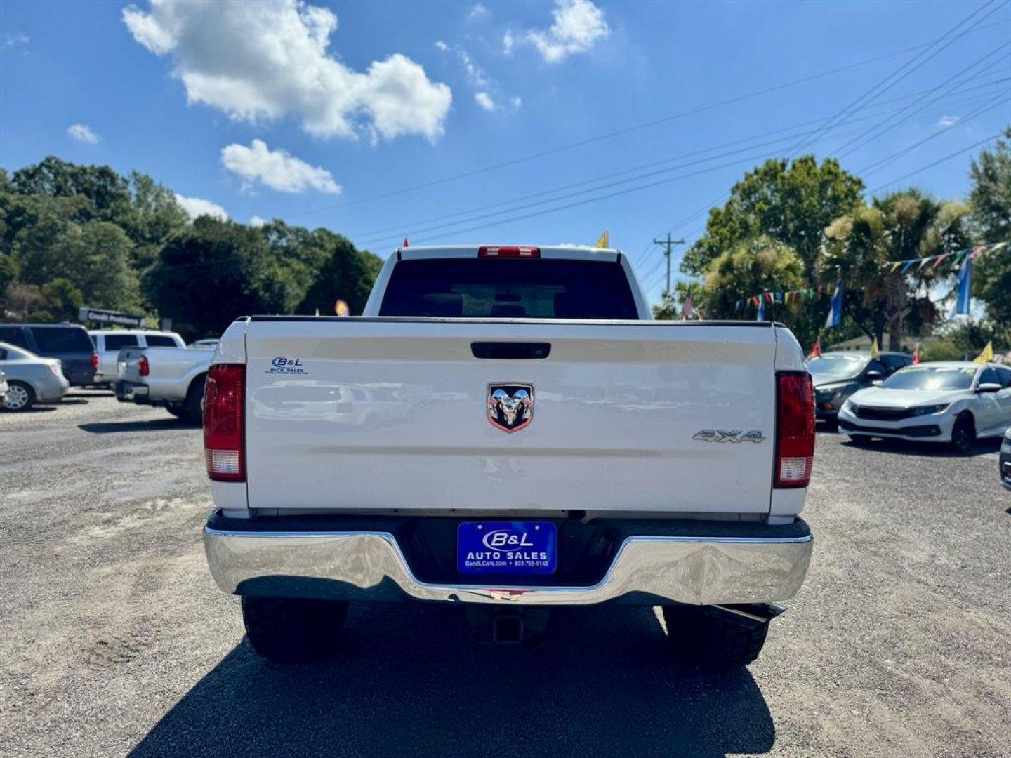 2016 White /Black Ram 2500 (3C6UR5CJ6GG) with an 6.4l V8 Smpi OHC 6.4l engine, Automatic transmission, located at 745 East Steele Rd., West Columbia, SC, 29170, (803) 755-9148, 33.927212, -81.148483 - Special Internet Price! 2016 Ram 2500 with AM/FM radio, 4X4, Cruise control, Leather interior, Seats 6, Keyless entry, Powered windows, Powered door locks, Plus more! - Photo#4