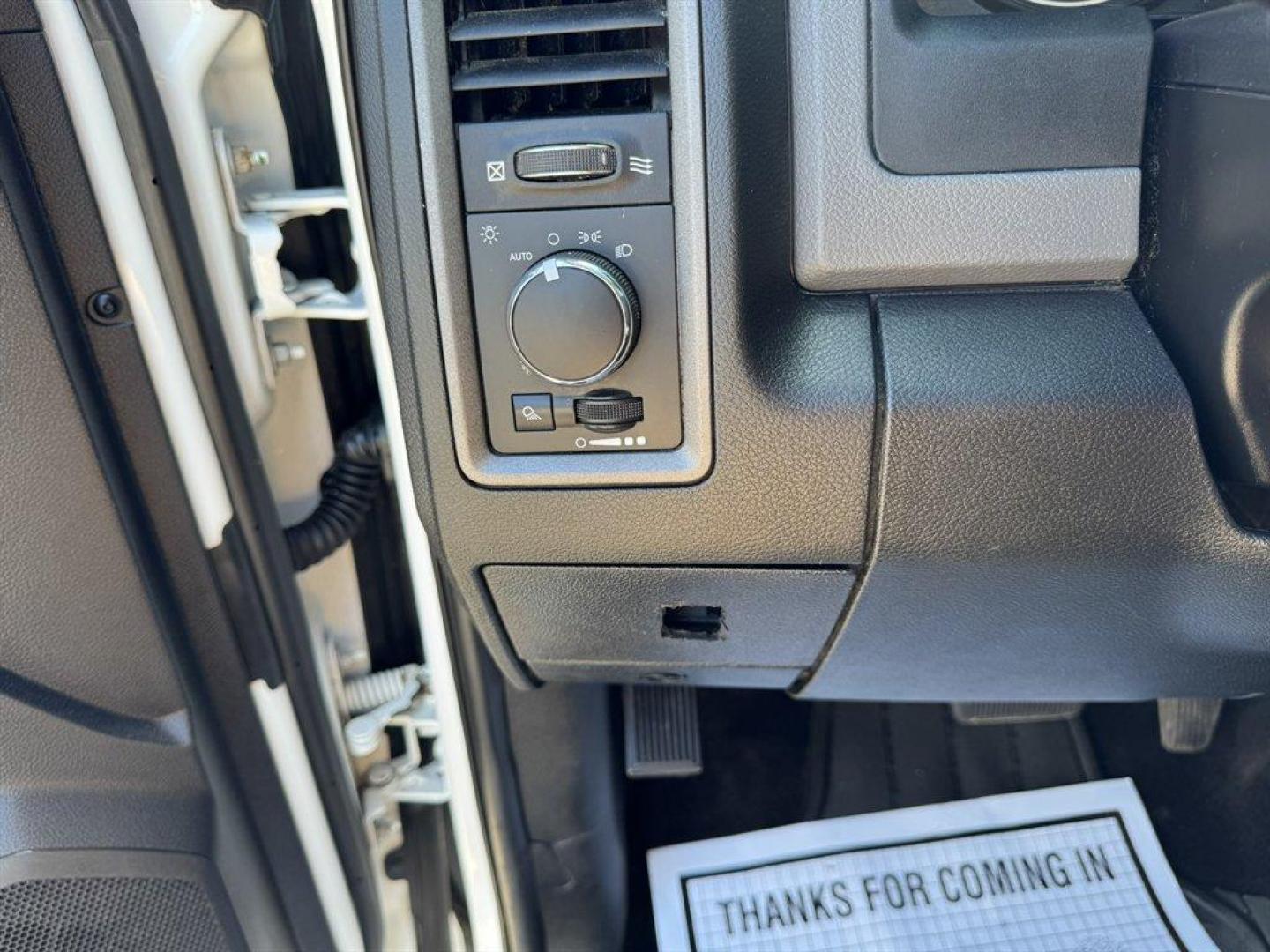 2016 White /Black Ram 2500 (3C6UR5CJ6GG) with an 6.4l V8 Smpi OHC 6.4l engine, Automatic transmission, located at 745 East Steele Rd., West Columbia, SC, 29170, (803) 755-9148, 33.927212, -81.148483 - Special Internet Price! 2016 Ram 2500 with AM/FM radio, 4X4, Cruise control, Leather interior, Seats 6, Keyless entry, Powered windows, Powered door locks, Plus more! - Photo#18