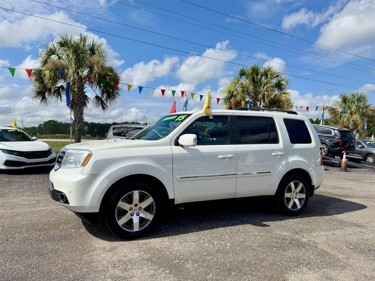 2015 White /Black Honda Pilot (5FNYF3H96FB) with an 3.5l V6 MPI Sohc Vtec 3.5 engine, Automatic transmission, located at 745 East Steele Rd., West Columbia, SC, 29170, (803) 755-9148, 33.927212, -81.148483 - Special Internet Price! 2015 Honda Pilot with AM/FM radio, Backup camera, Navigation, Sunroof, Rear entertainment, 3rd row seating, Leather interior, Powered front seats, Built in rear sunshades, Powered windows, Powered door locks, Plus more! - Photo#0