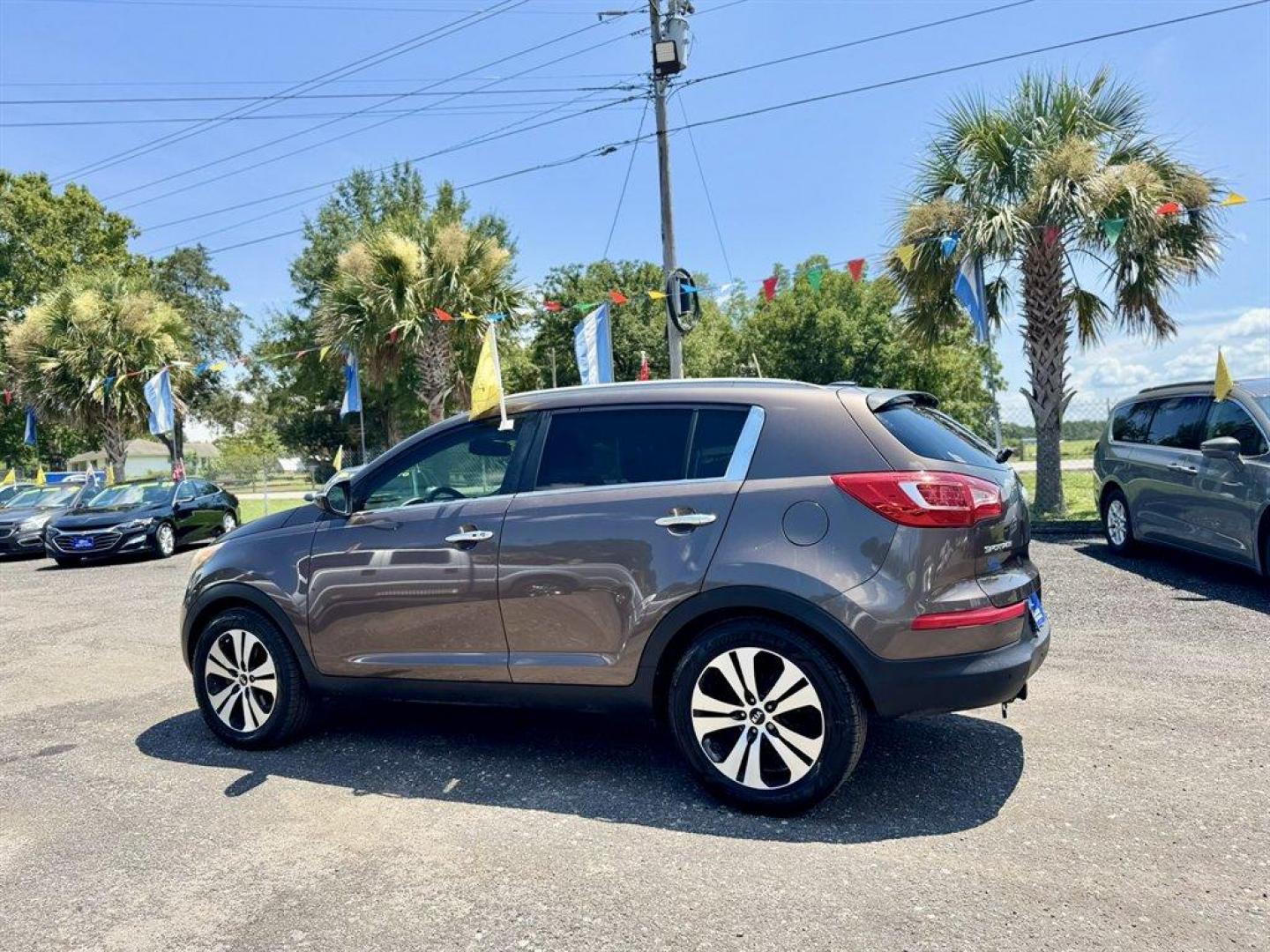 2013 Bronze /Bronze Kia Sportage (KNDPC3A22D7) with an 2.4l I-4 MPI Dohc Cvvt 2. engine, Automatic transmission, located at 745 East Steele Rd., West Columbia, SC, 29170, (803) 755-9148, 33.927212, -81.148483 - Special Interent Price! 2013 Kia Sportage with AM/FM radio, Bluetooth, Sunroof, Backup camera, Leather interior, Keyless entry, Push to start, Powered windows, Powered door locks, Plus more! - Photo#5