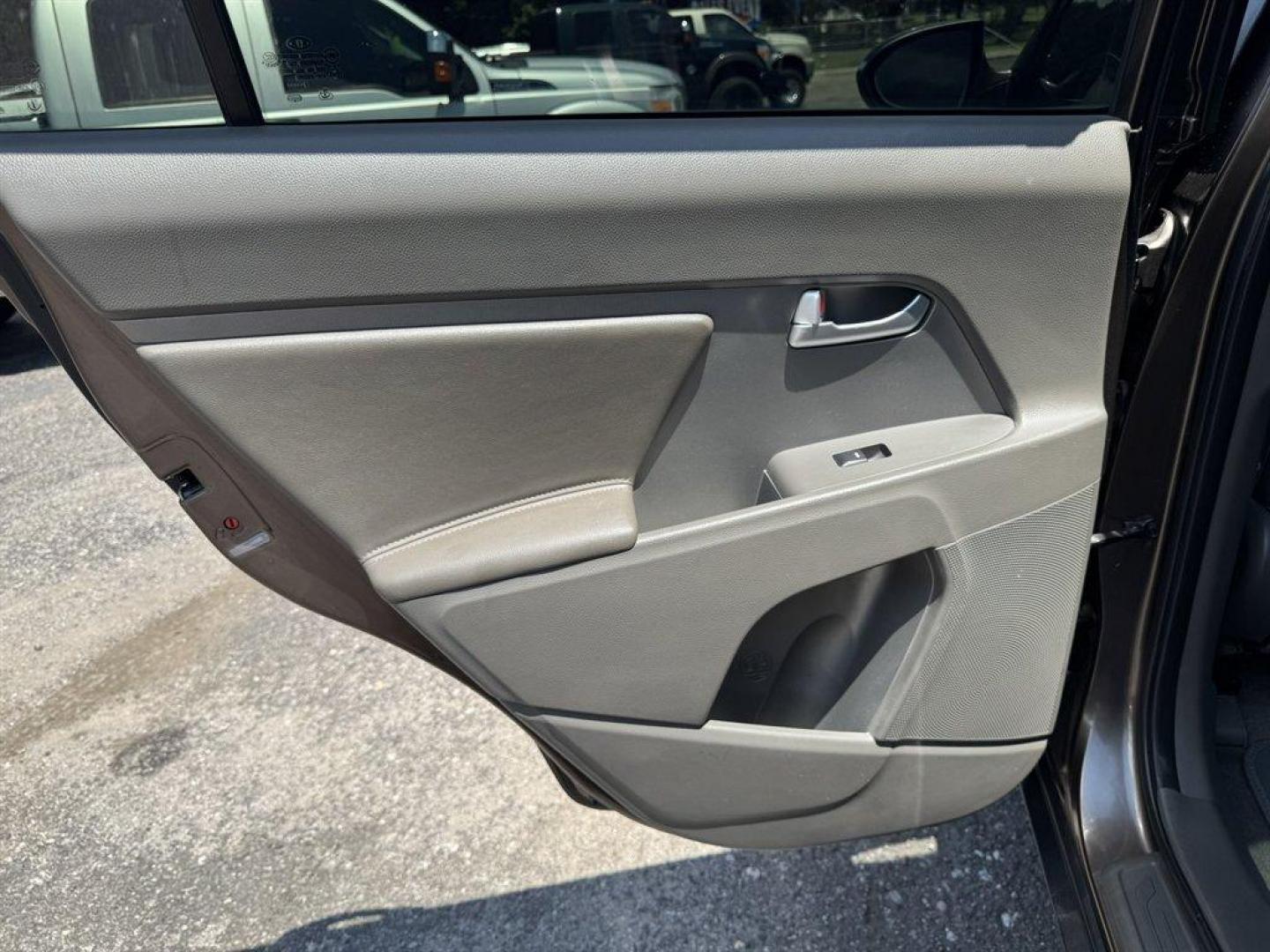 2013 Bronze /Bronze Kia Sportage (KNDPC3A22D7) with an 2.4l I-4 MPI Dohc Cvvt 2. engine, Automatic transmission, located at 745 East Steele Rd., West Columbia, SC, 29170, (803) 755-9148, 33.927212, -81.148483 - Special Interent Price! 2013 Kia Sportage with AM/FM radio, Bluetooth, Sunroof, Backup camera, Leather interior, Keyless entry, Push to start, Powered windows, Powered door locks, Plus more! - Photo#24