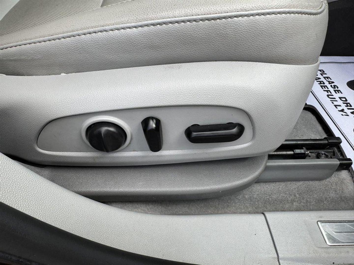 2020 Purple /Grey GMC Acadia (1GKKNMLS6LZ) with an 3.6l V6 DI Dohc 3.6l engine, Automatic transmission, located at 745 East Steele Rd., West Columbia, SC, 29170, (803) 755-9148, 33.927212, -81.148483 - Special Internet Price! 2020 GMC Acadia - Photo#32