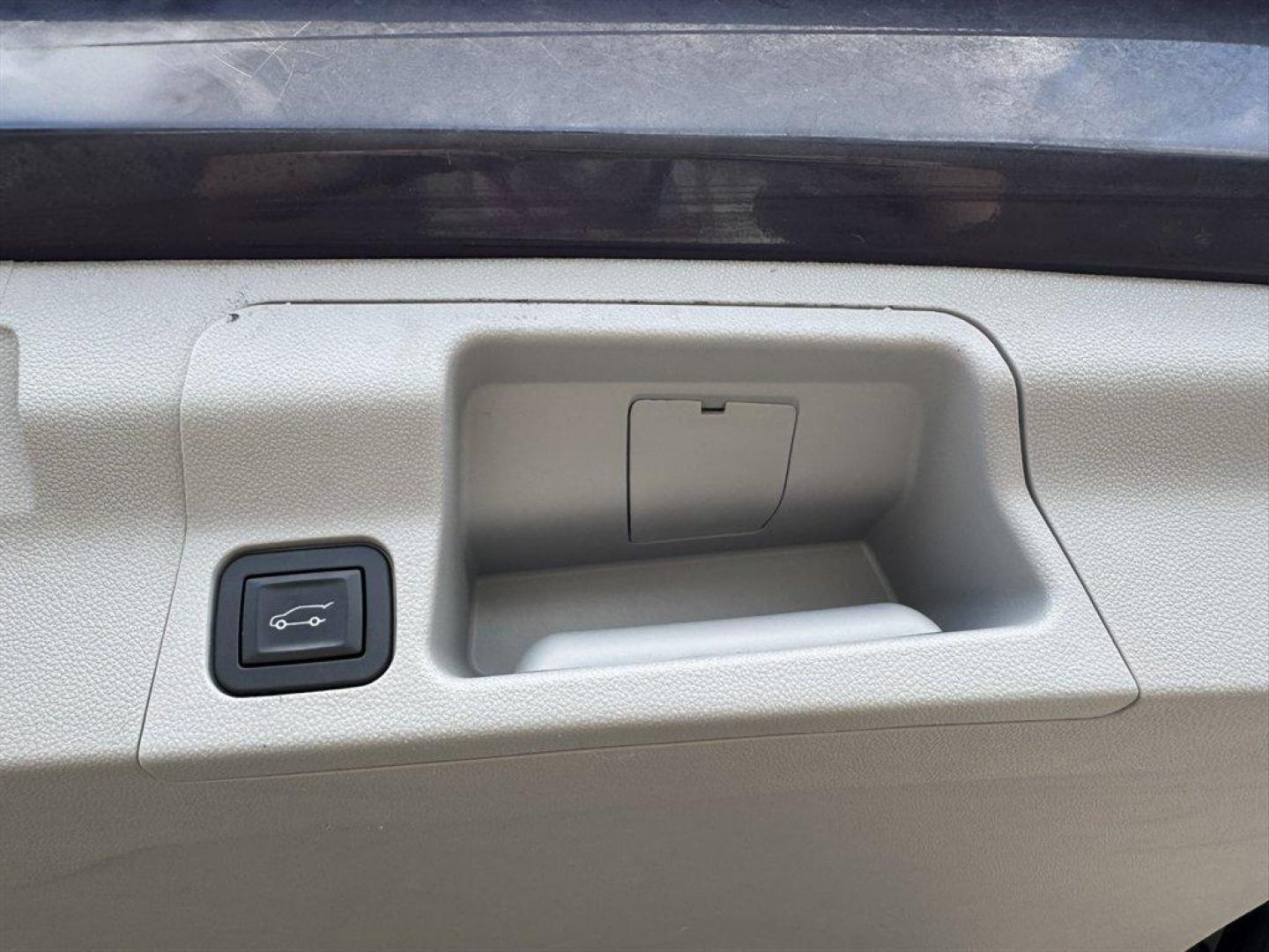 2020 Purple /Grey GMC Acadia (1GKKNMLS6LZ) with an 3.6l V6 DI Dohc 3.6l engine, Automatic transmission, located at 745 East Steele Rd., West Columbia, SC, 29170, (803) 755-9148, 33.927212, -81.148483 - Special Internet Price! 2020 GMC Acadia - Photo#34