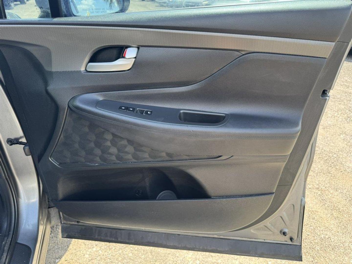 2019 Grey /Black Hyundai Santa FE (5NMS23AD7KH) with an 2.4l I-4 DI Dohc 2.4l engine, Automatic transmission, located at 745 East Steele Rd., West Columbia, SC, 29170, (803) 755-9148, 33.927212, -81.148483 - Special Internet Price! 2019 Hyundai Santa Fe with AM/FM radio, Bluetooth, Backup camera, Cruise control, Keyless entry, Cloth interior, Powered windows, Powered door locks, Plus more! - Photo#25