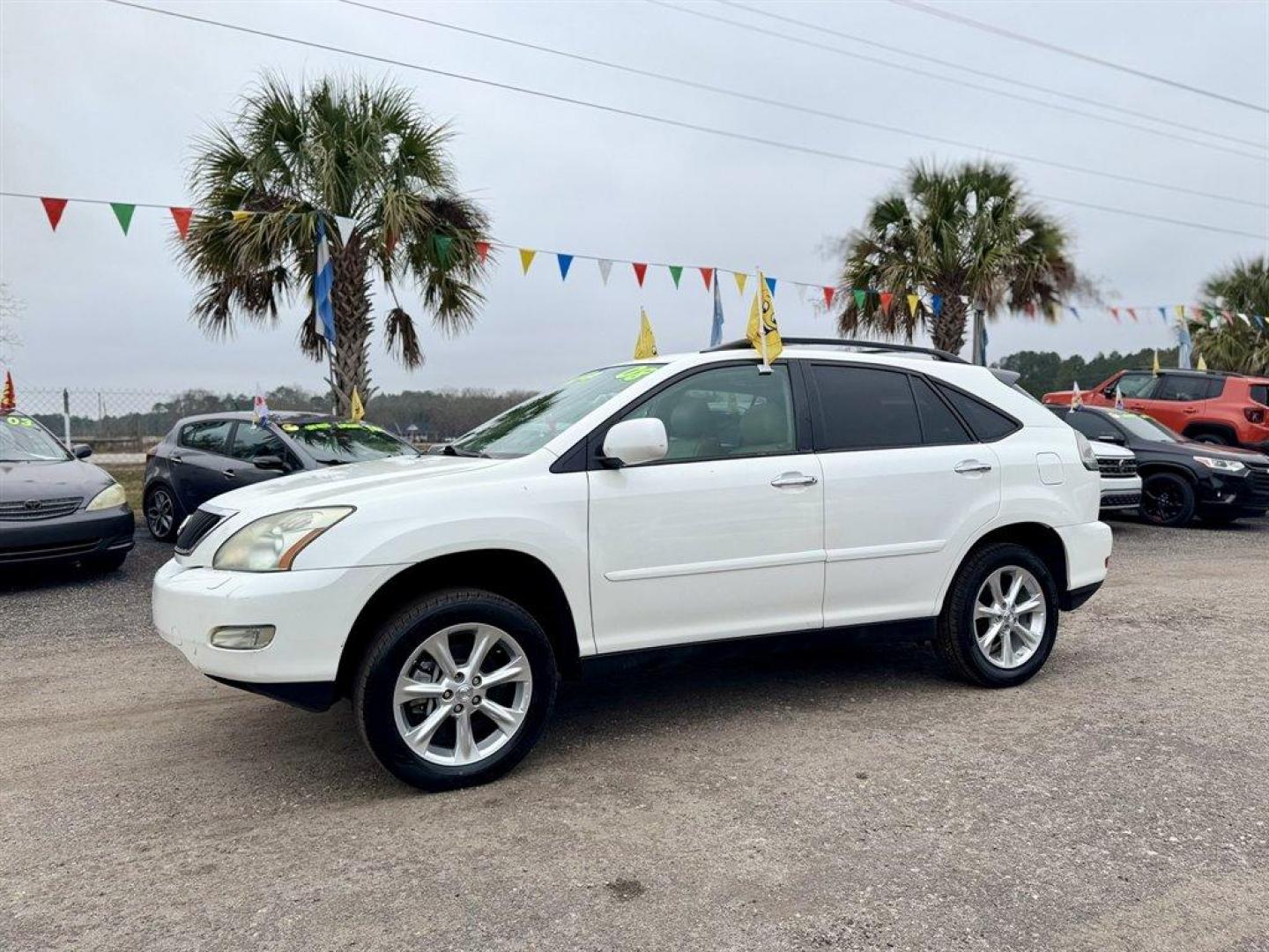 2008 White /Beige Lexus RX 350 (2T2GK31U38C) with an 3.5l V6 SFI Dohc 3.5l engine, Automatic transmission, located at 745 East Steele Rd., West Columbia, SC, 29170, (803) 755-9148, 33.927212, -81.148483 - Photo#0