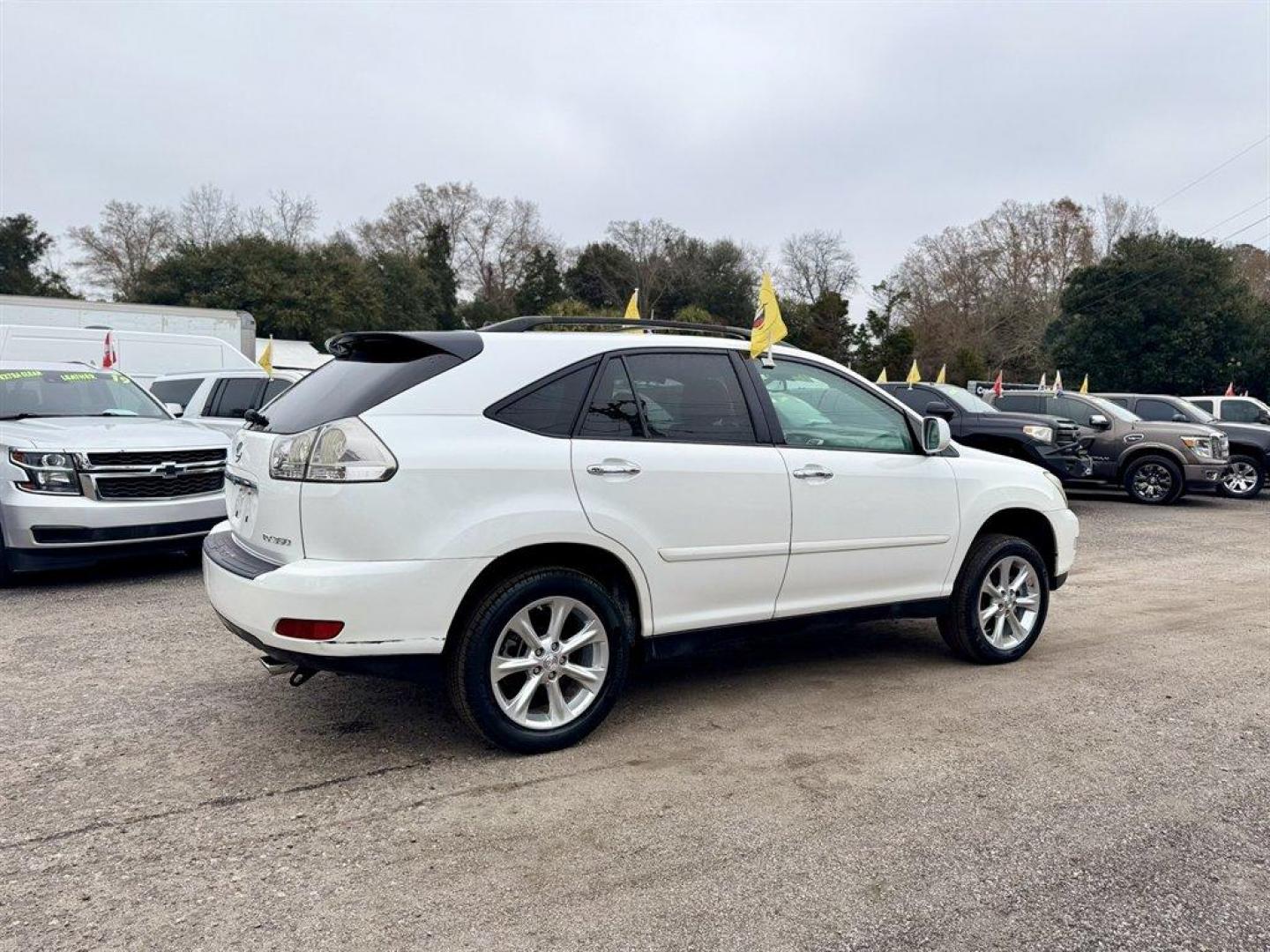 2008 White /Beige Lexus RX 350 (2T2GK31U38C) with an 3.5l V6 SFI Dohc 3.5l engine, Automatic transmission, located at 745 East Steele Rd., West Columbia, SC, 29170, (803) 755-9148, 33.927212, -81.148483 - Photo#3