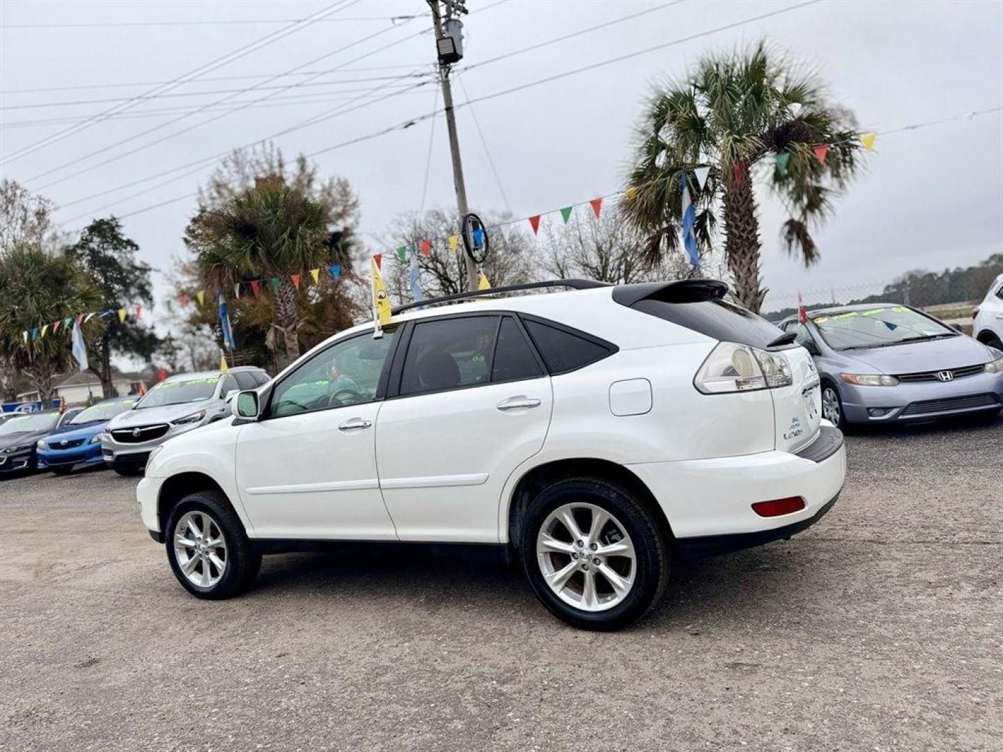 2008 White /Beige Lexus RX 350 (2T2GK31U38C) with an 3.5l V6 SFI Dohc 3.5l engine, Automatic transmission, located at 745 East Steele Rd., West Columbia, SC, 29170, (803) 755-9148, 33.927212, -81.148483 - Photo#5