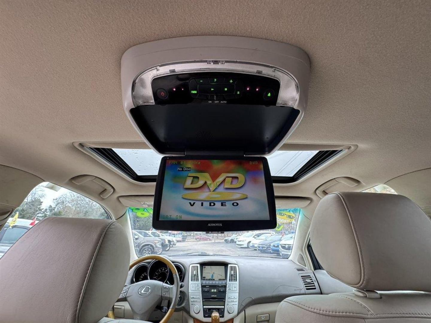 2008 White /Beige Lexus RX 350 (2T2GK31U38C) with an 3.5l V6 SFI Dohc 3.5l engine, Automatic transmission, located at 745 East Steele Rd., West Columbia, SC, 29170, (803) 755-9148, 33.927212, -81.148483 - Photo#23