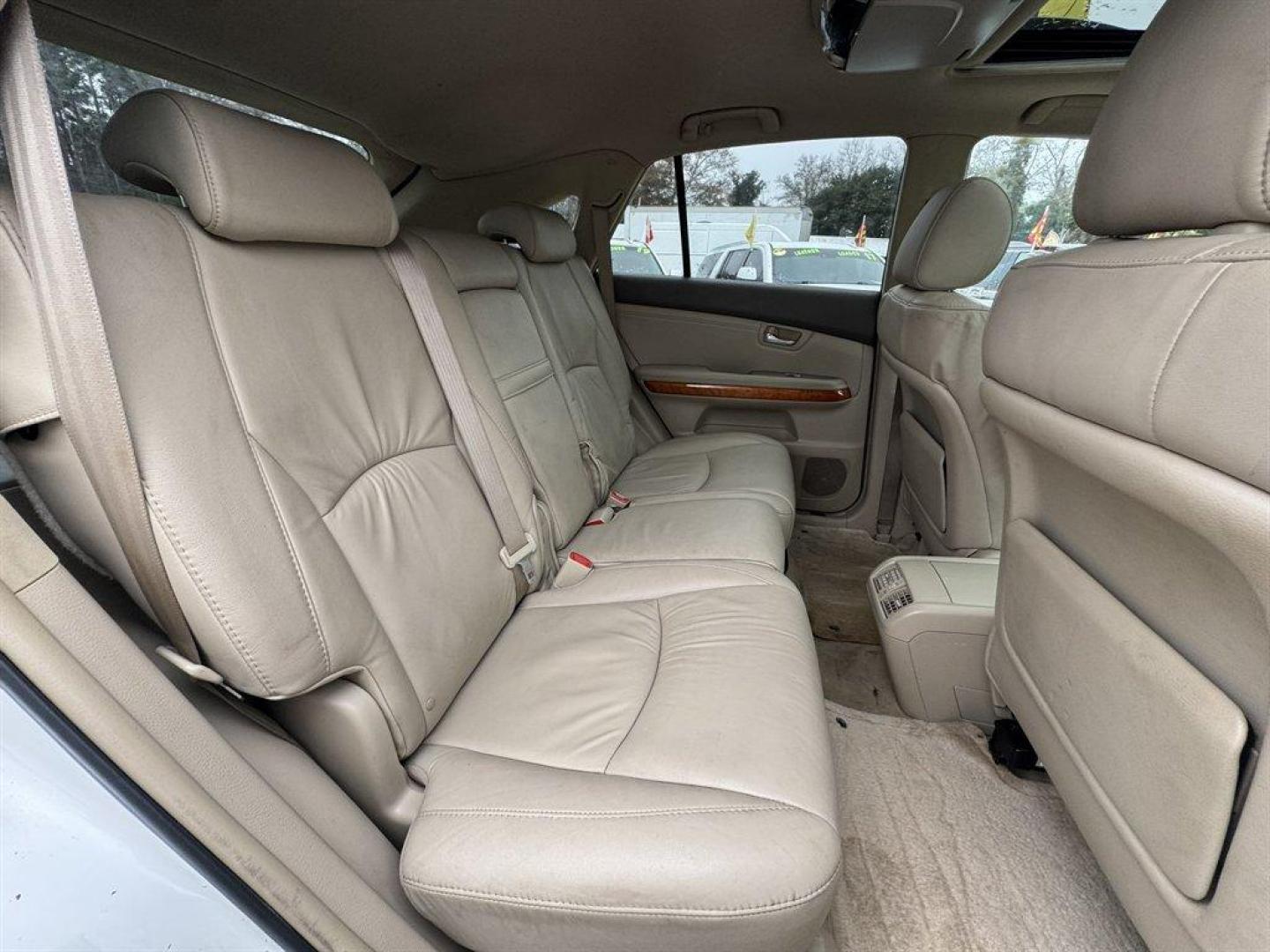 2008 White /Beige Lexus RX 350 (2T2GK31U38C) with an 3.5l V6 SFI Dohc 3.5l engine, Automatic transmission, located at 745 East Steele Rd., West Columbia, SC, 29170, (803) 755-9148, 33.927212, -81.148483 - Photo#25