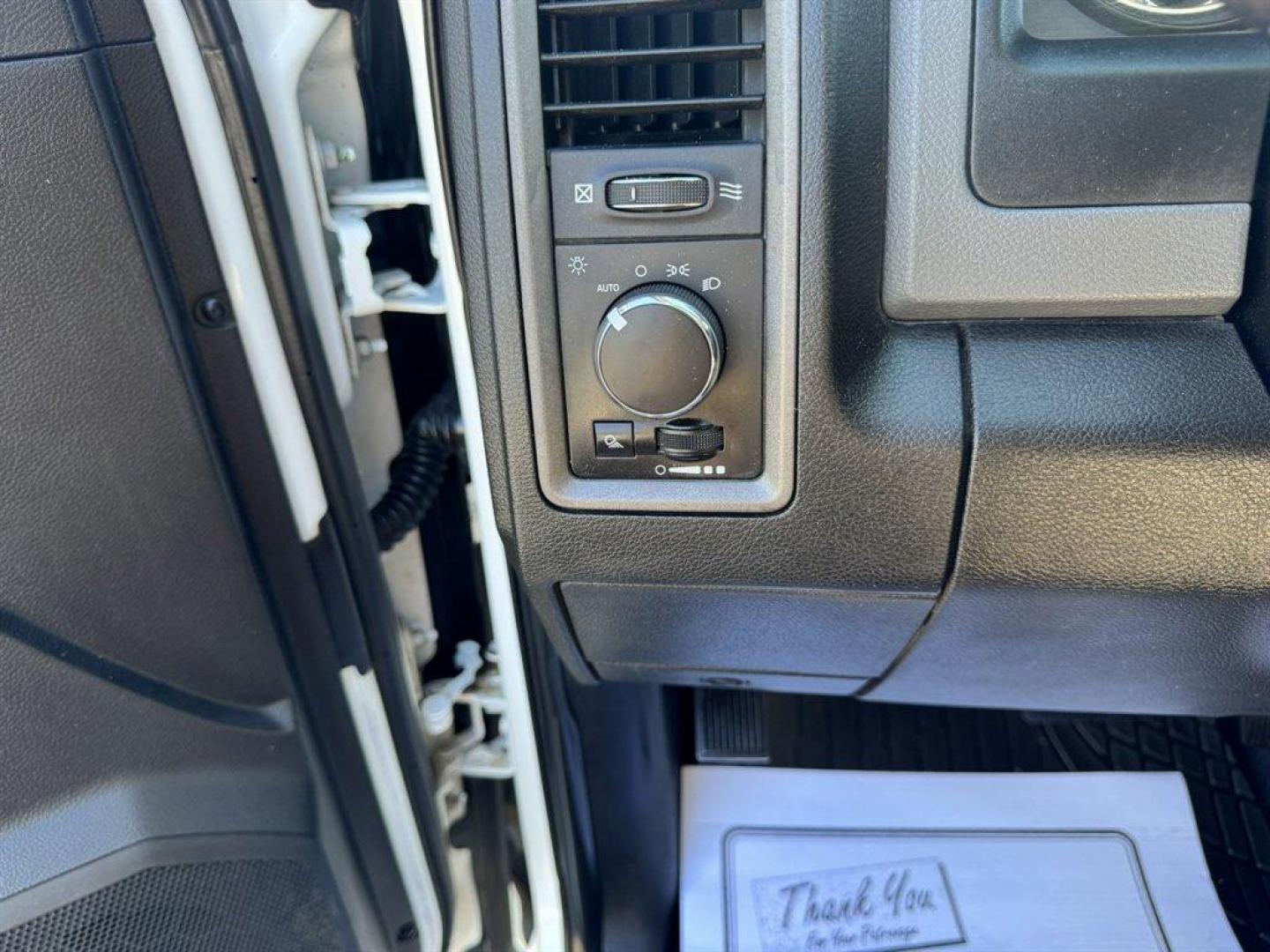 2018 White /Black Ram 2500 (3C7WR4HJ5JG) with an 6.4l V8 Smpi OHC 6.4l engine, Automatic transmission, located at 745 East Steele Rd., West Columbia, SC, 29170, (803) 755-9148, 33.927212, -81.148483 - Special Internet Price! 2018 RAM 2500 - Photo#13