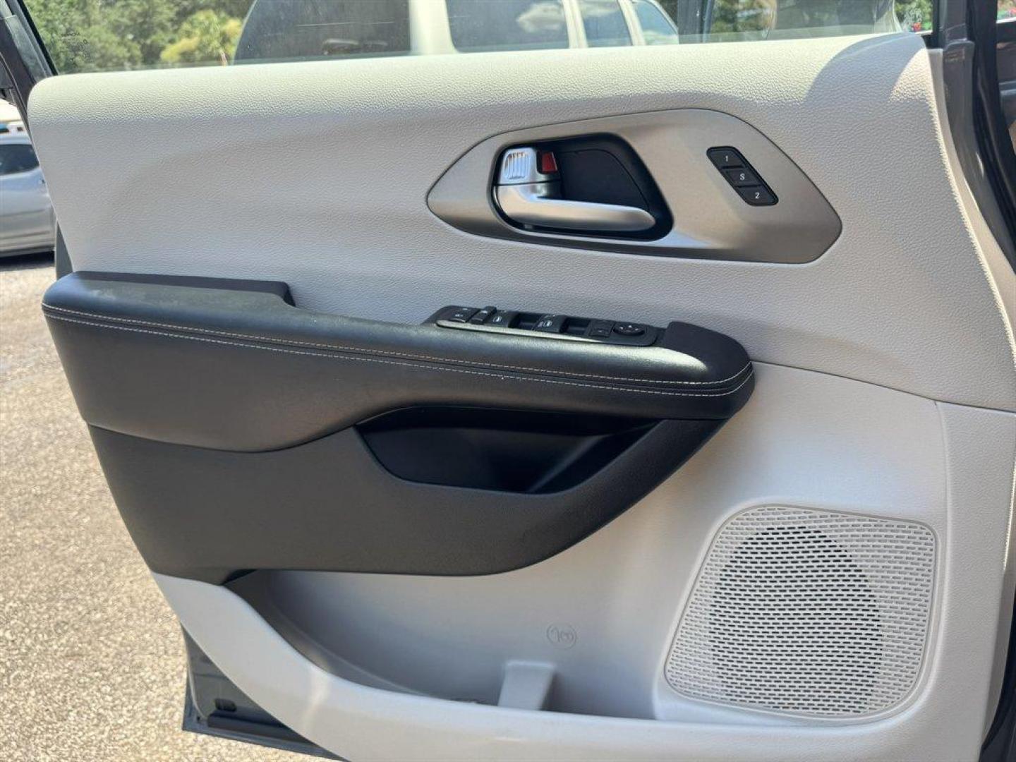 2022 Grey /Black Chrysler Pacifica (2C4RC1BG9NR) with an 3.6l V6 MPI Dohc 3.6l engine, Automatic transmission, located at 745 East Steele Rd., West Columbia, SC, 29170, (803) 755-9148, 33.927212, -81.148483 - Special Internet Price! 2022 Chrysler Pacifica with AM/FM radio, Satilite radio, Backup camera, Keyless entry, Push to start, Cruise control, 3rd row seating, Leather interior, Powered driver seat, Powered liftgate, Powered windows, Powered door locks, Plus more! - Photo#18