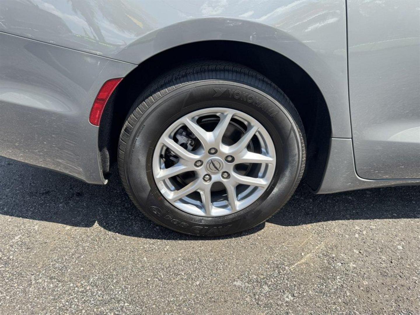 2022 Grey /Black Chrysler Pacifica (2C4RC1BG9NR) with an 3.6l V6 MPI Dohc 3.6l engine, Automatic transmission, located at 745 East Steele Rd., West Columbia, SC, 29170, (803) 755-9148, 33.927212, -81.148483 - Special Internet Price! 2022 Chrysler Pacifica with AM/FM radio, Satilite radio, Backup camera, Keyless entry, Push to start, Cruise control, 3rd row seating, Leather interior, Powered driver seat, Powered liftgate, Powered windows, Powered door locks, Plus more! - Photo#31