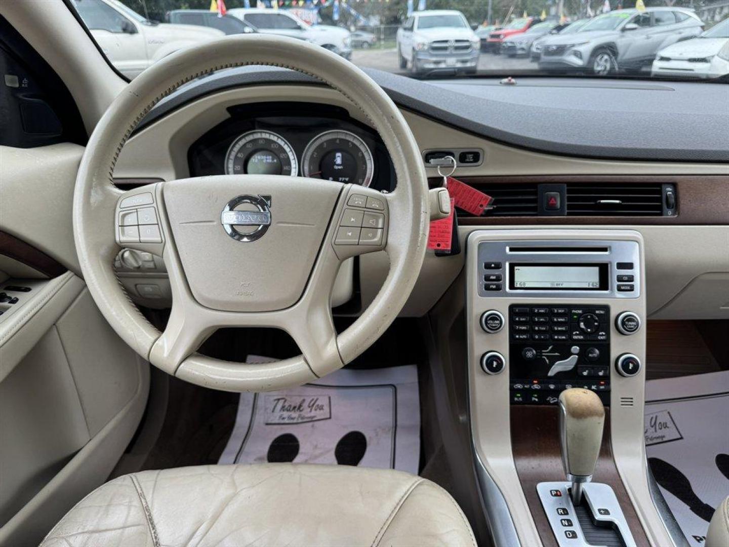 2011 Burgundy /Tan Volvo XC70 (YV4940BZ3B1) with an 3.2l I-6 MPI 3.2l engine, Automatic transmission, located at 745 East Steele Rd., West Columbia, SC, 29170, (803) 755-9148, 33.927212, -81.148483 - Special Internet Price! 2011 Volvo XC70 - Photo#6