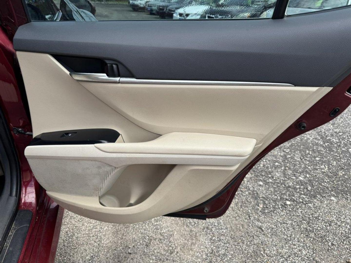 2018 Red /Tan Toyota Camry (4T1B11HK2JU) with an 2.5l I-4 DI Dohc 2.5l engine, Automatic transmission, located at 745 East Steele Rd., West Columbia, SC, 29170, (803) 755-9148, 33.927212, -81.148483 - Special Internet Price! 2018 Toyota Camry with AM/FM radio, Bluetooth, Backup camera, Cruise control, Cloth interior, Push to start, Keyless entry, Powered windows, Powered door locks, Plus more! - Photo#23