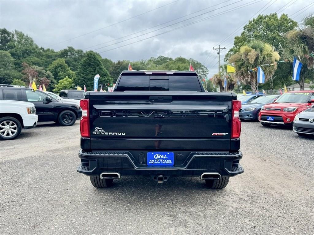 2020 Black /Black Chevrolet Silverado 1500 (3GCUYEED3LG) with an 5.3l V8 DI DYN Fuel Mgmt engine, Automatic transmission, located at 745 East Steele Rd., West Columbia, SC, 29170, (803) 755-9148, 33.927212, -81.148483- Photo#4