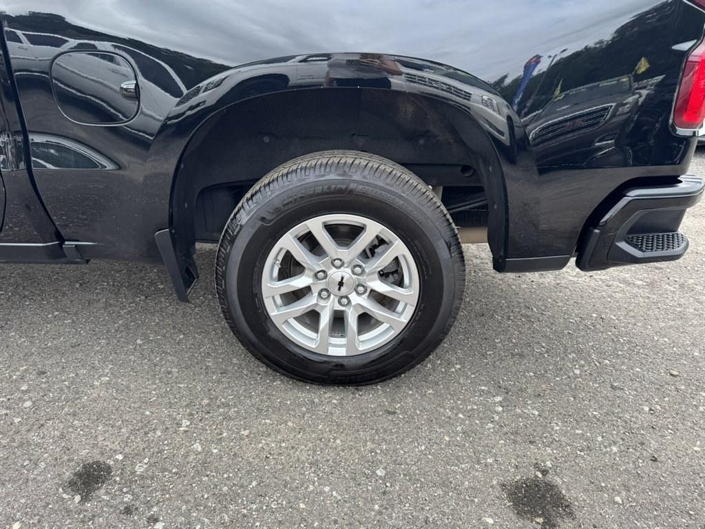 2020 Black /Black Chevrolet Silverado 1500 (3GCUYEED3LG) with an 5.3l V8 DI DYN Fuel Mgmt engine, Automatic transmission, located at 745 East Steele Rd., West Columbia, SC, 29170, (803) 755-9148, 33.927212, -81.148483- Photo#35
