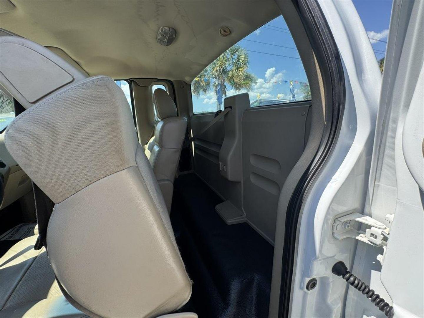 2007 White /Tan Ford F150 (1FTRF12207N) with an 4.2l V6 EFI OHC 4.2l engine, Automatic transmission, located at 745 East Steele Rd., West Columbia, SC, 29170, (803) 755-9148, 33.927212, -81.148483 - Special Internet Price! 2007 Ford F150 XL - Photo#14