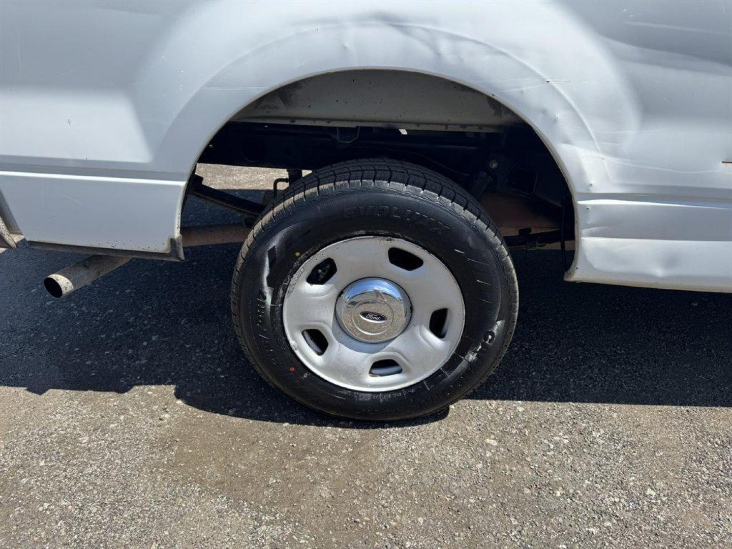 2007 White /Tan Ford F150 (1FTRF12207N) with an 4.2l V6 EFI OHC 4.2l engine, Automatic transmission, located at 745 East Steele Rd., West Columbia, SC, 29170, (803) 755-9148, 33.927212, -81.148483 - Special Internet Price! 2007 Ford F150 XL - Photo#21