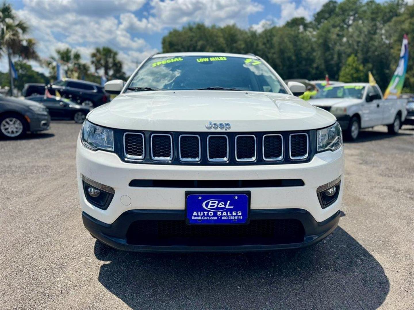 2017 White /Black Jeep ALL NEW Compass (3C4NJDBB2HT) with an 2.4l I-4 SFI Dohc 2.4l engine, Automatic transmission, located at 745 East Steele Rd., West Columbia, SC, 29170, (803) 755-9148, 33.927212, -81.148483 - Special Internet Price! 2017 Jeep All New Compass with AM/ FM radio, Bluetooth, Backup camera, 4x4, Leather interior, Keyless entry, Powered driver seat, Powered windows, Powered door locks, Plus more! - Photo#1