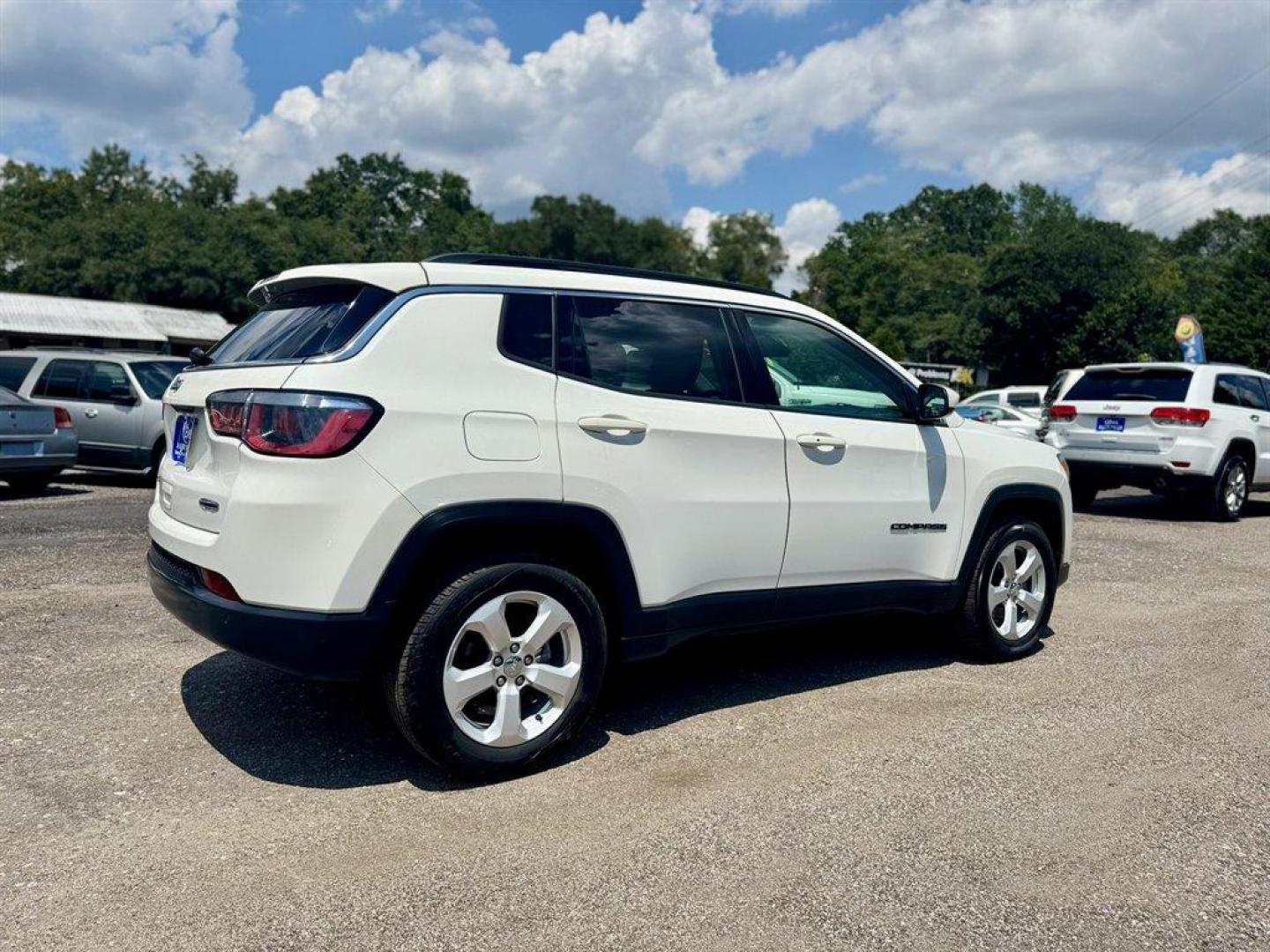 2017 White /Black Jeep ALL NEW Compass (3C4NJDBB2HT) with an 2.4l I-4 SFI Dohc 2.4l engine, Automatic transmission, located at 745 East Steele Rd., West Columbia, SC, 29170, (803) 755-9148, 33.927212, -81.148483 - Special Internet Price! 2017 Jeep All New Compass with AM/ FM radio, Bluetooth, Backup camera, 4x4, Leather interior, Keyless entry, Powered driver seat, Powered windows, Powered door locks, Plus more! - Photo#3
