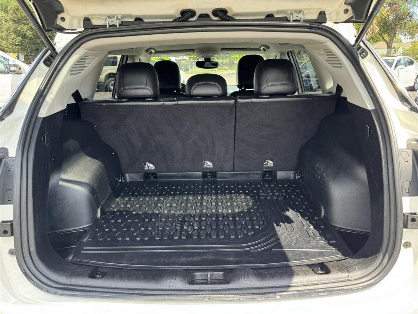 2017 White /Black Jeep ALL NEW Compass (3C4NJDBB2HT) with an 2.4l I-4 SFI Dohc 2.4l engine, Automatic transmission, located at 745 East Steele Rd., West Columbia, SC, 29170, (803) 755-9148, 33.927212, -81.148483 - Special Internet Price! 2017 Jeep All New Compass with AM/ FM radio, Bluetooth, Backup camera, 4x4, Leather interior, Keyless entry, Powered driver seat, Powered windows, Powered door locks, Plus more! - Photo#29