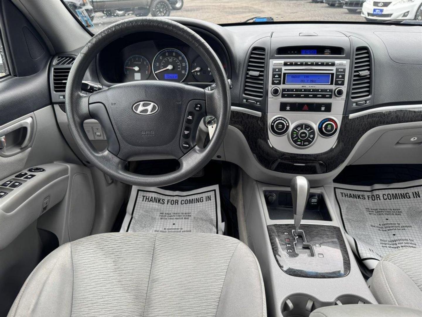 2007 Silver /Grey Hyundai Santa FE (5NMSG13D57H) with an 2.7l V6 MPI Dohc 2.7l engine, Automatic transmission, located at 745 East Steele Rd., West Columbia, SC, 29170, (803) 755-9148, 33.927212, -81.148483 - Special Internet Price! 2007 Hyundai Santa Fe with AM/FM radio, Cruise control, Cloth interior, Powered windows, Powered door locks, Plus more! - Photo#6