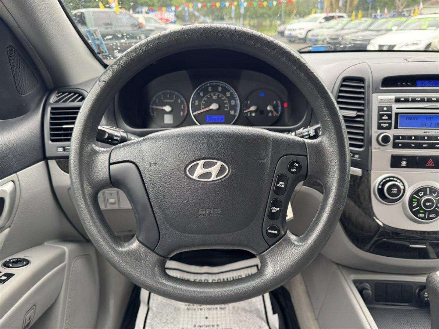 2007 Silver /Grey Hyundai Santa FE (5NMSG13D57H) with an 2.7l V6 MPI Dohc 2.7l engine, Automatic transmission, located at 745 East Steele Rd., West Columbia, SC, 29170, (803) 755-9148, 33.927212, -81.148483 - Special Internet Price! 2007 Hyundai Santa Fe with AM/FM radio, Cruise control, Cloth interior, Powered windows, Powered door locks, Plus more! - Photo#7