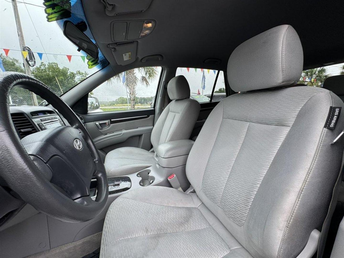 2007 Silver /Grey Hyundai Santa FE (5NMSG13D57H) with an 2.7l V6 MPI Dohc 2.7l engine, Automatic transmission, located at 745 East Steele Rd., West Columbia, SC, 29170, (803) 755-9148, 33.927212, -81.148483 - Special Internet Price! 2007 Hyundai Santa Fe with AM/FM radio, Cruise control, Cloth interior, Powered windows, Powered door locks, Plus more! - Photo#19