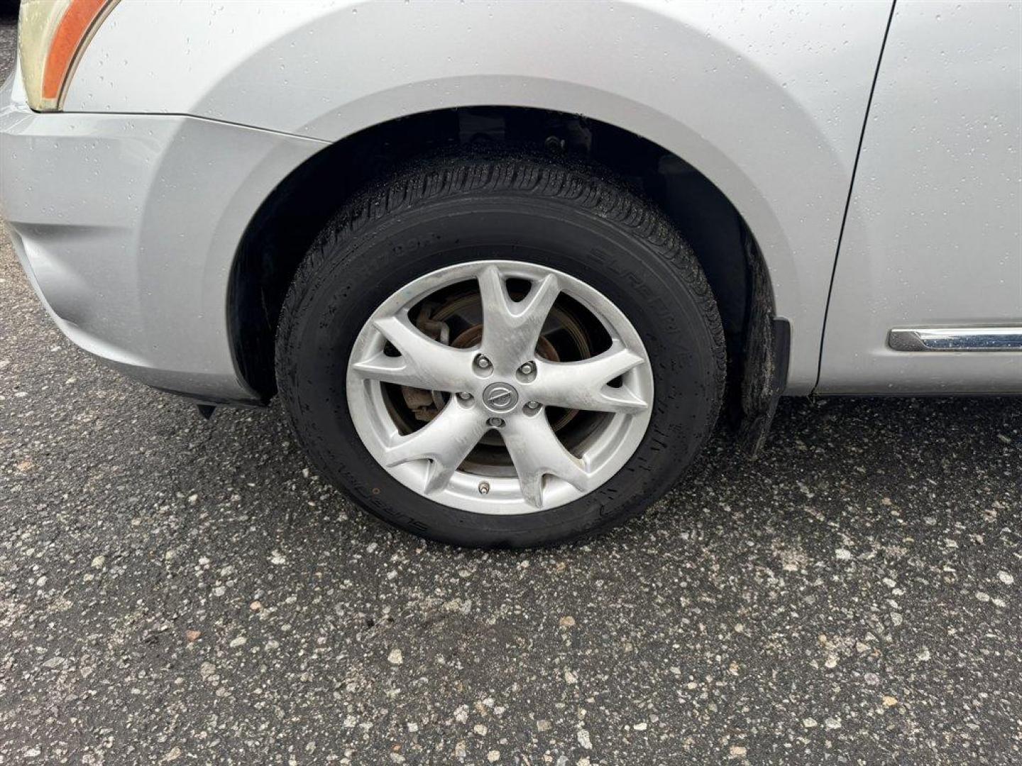 2011 Silver /Grey Nissan Rogue (JN8AS5MT7BW) with an 2.5l I-4 MPI Dohc 2.5l engine, Automatic transmission, located at 745 East Steele Rd., West Columbia, SC, 29170, (803) 755-9148, 33.927212, -81.148483 - Special Internet Price! 2011 Nissan Rogue with AM/FM radio, Backup camera, Navigation, Cruise control, Keyless entry, Cloth interior, Powered windows, Powered door locks, Plus more! - Photo#30