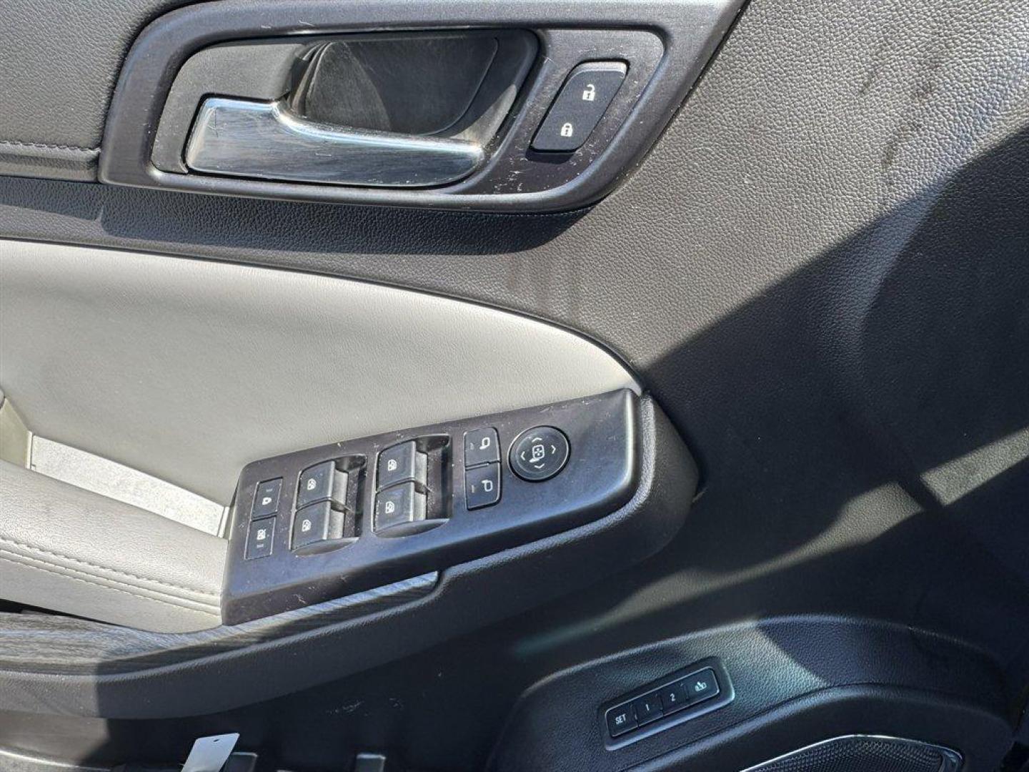 2015 Black /Black Chevrolet Tahoe (1GNSKBKC3FR) with an 5.3l V8 DI VVT Flex 5.3l engine, Automatic transmission, located at 745 East Steele Rd., West Columbia, SC, 29170, (803) 755-9148, 33.927212, -81.148483 - Special Internet Price! 2015 Chevrolet Tahoe - Photo#18