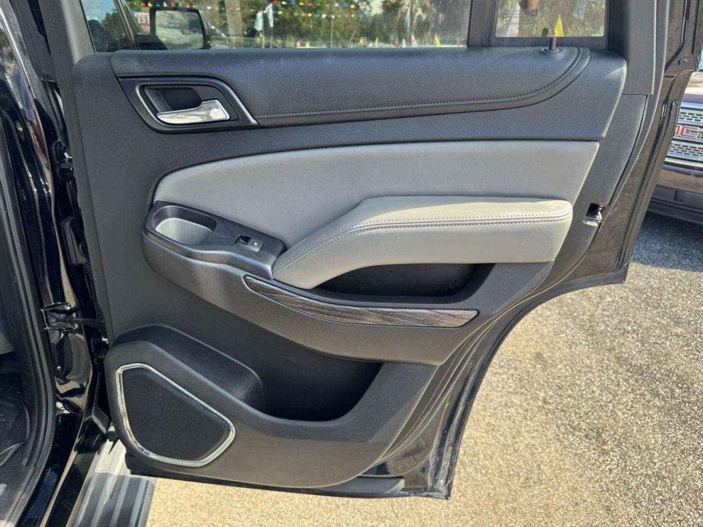 2015 Black /Black Chevrolet Tahoe (1GNSKBKC3FR) with an 5.3l V8 DI VVT Flex 5.3l engine, Automatic transmission, located at 745 East Steele Rd., West Columbia, SC, 29170, (803) 755-9148, 33.927212, -81.148483 - Special Internet Price! 2015 Chevrolet Tahoe - Photo#26