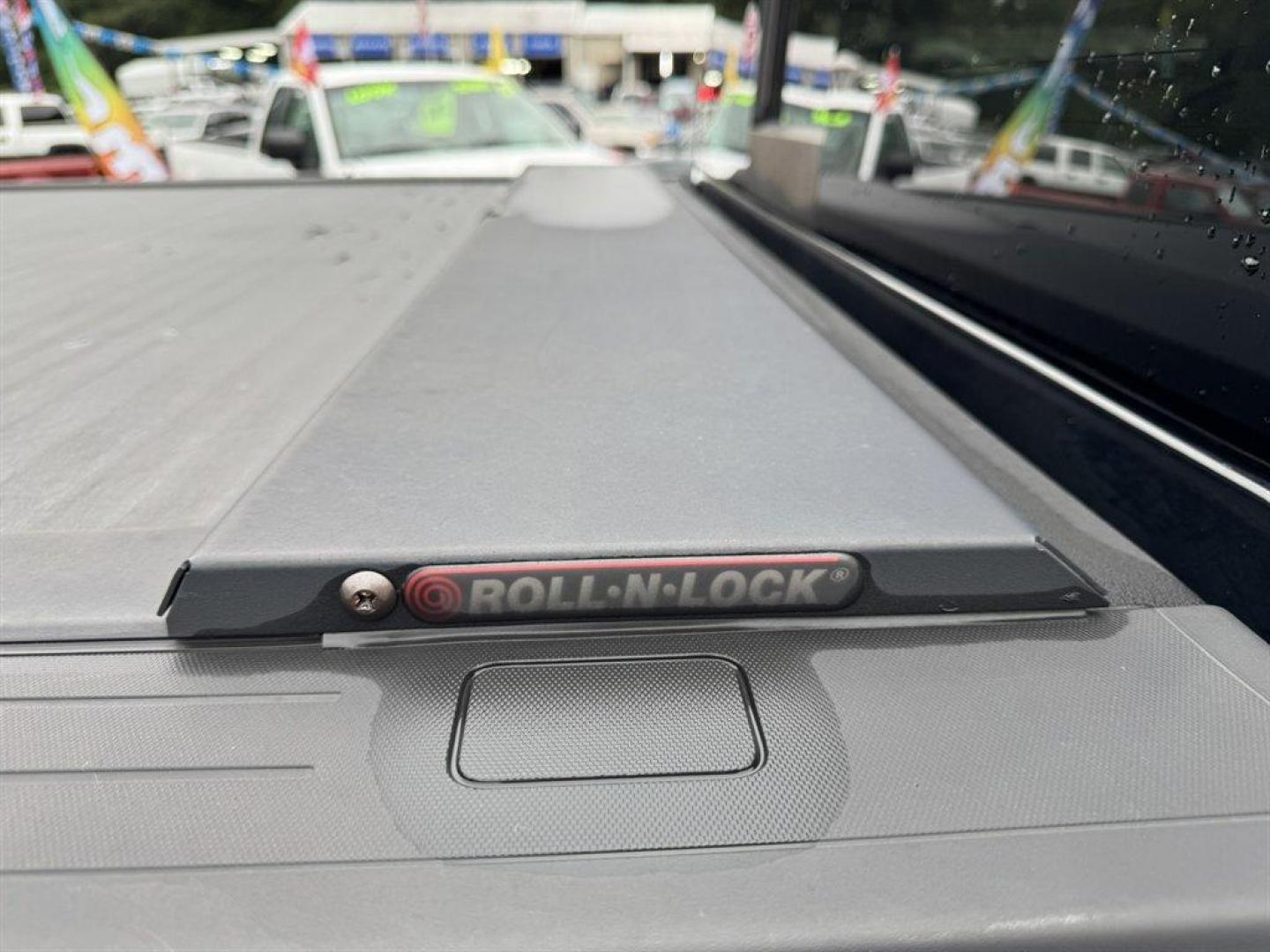 2015 Black /Black GMC Sierra 1500 (3GTU2WEJ9FG) with an 6.2l V8 DI VVT Flex 6.2l engine, Automatic transmission, located at 745 East Steele Rd., West Columbia, SC, 29170, (803) 755-9148, 33.927212, -81.148483 - Special Internet Price! 2015 GMC Sierra 1500 with AM/FM radio, Bluetooth, Backup camera, Navigation, Leather interior, Sunroof, Keyless entry, Powered driver seat, Heated front seats, Powered windows, Powered door locks, Plus more! - Photo#33