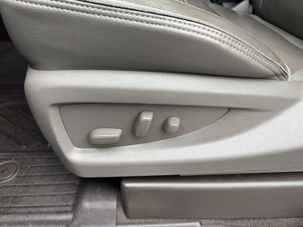 2020 Black /Black GMC Yukon (1GKS1CKJ0LR) with an 6.2l V8 DI VVT Flex 6.2l engine, Automatic transmission, located at 745 East Steele Rd., West Columbia, SC, 29170, (803) 755-9148, 33.927212, -81.148483 - Special Internet Price! 2020 GMC Yukon with AM/FM radio, Bluetooth, Backup camera, Navigation, Sunroof, Keyless entry, Push to start, Cruise control, Leather interior, 3rd row seating, Rear entertainment, Powered liftgate, Powered windows, Powered door locks, Plus more! - Photo#22