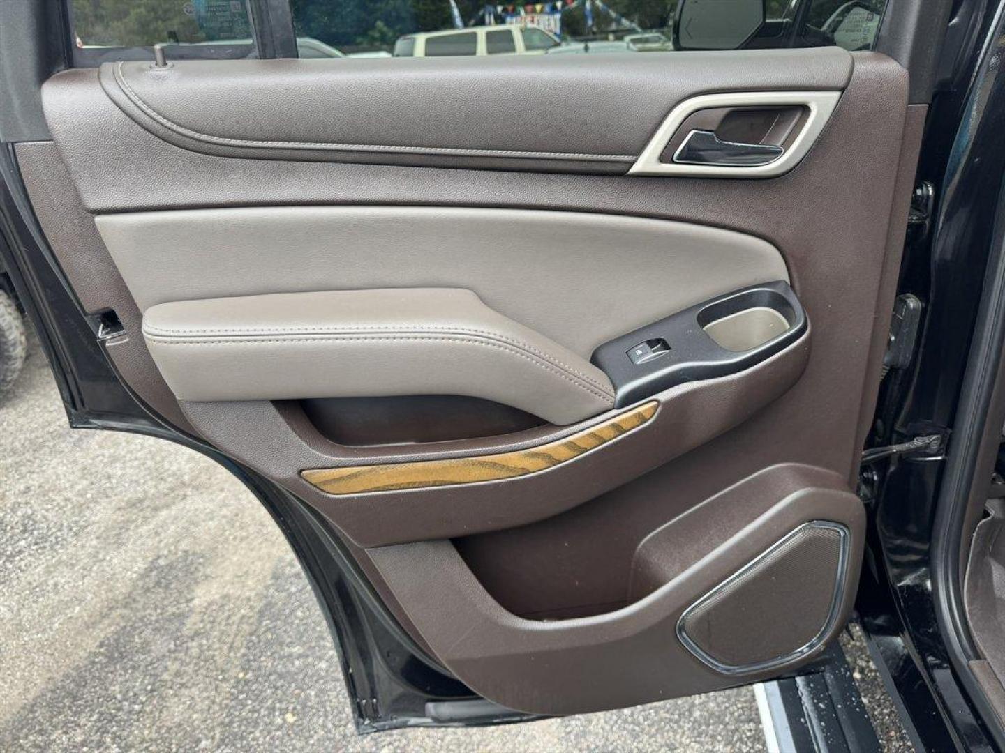 2020 Black /Black GMC Yukon (1GKS1CKJ0LR) with an 6.2l V8 DI VVT Flex 6.2l engine, Automatic transmission, located at 745 East Steele Rd., West Columbia, SC, 29170, (803) 755-9148, 33.927212, -81.148483 - Special Internet Price! 2020 GMC Yukon with AM/FM radio, Bluetooth, Backup camera, Navigation, Sunroof, Keyless entry, Push to start, Cruise control, Leather interior, 3rd row seating, Rear entertainment, Powered liftgate, Powered windows, Powered door locks, Plus more! - Photo#23