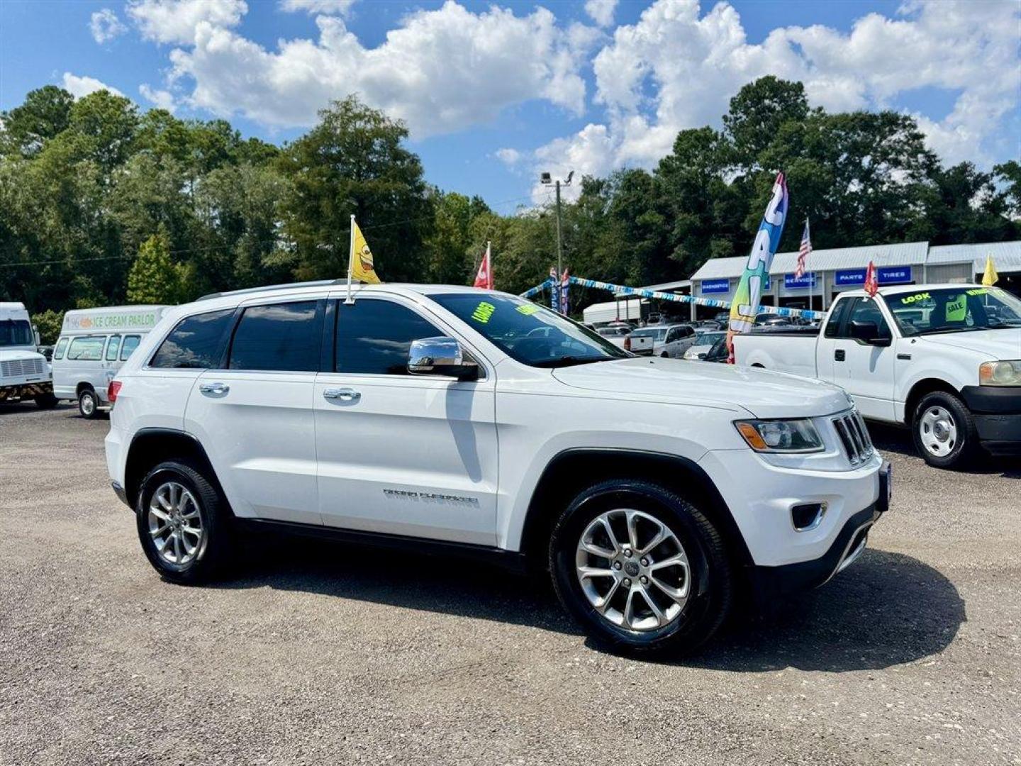 2015 White /Black Jeep Grand Cherokee (1C4RJFBG0FC) with an 3.6l V6 MPI Dohc VVT Flex engine, Automatic transmission, located at 745 East Steele Rd., West Columbia, SC, 29170, (803) 755-9148, 33.927212, -81.148483 - Special Internet Price! 2015 Jeep Grand Cherokee with AM/FM radio, Bluetooth, Backup camera, Navigation, Cruise control, Leather interior, Powered driver seat, 4x4, Push to start, Keyless entry, Powered windows, Powered door locks, Plus more! - Photo#2