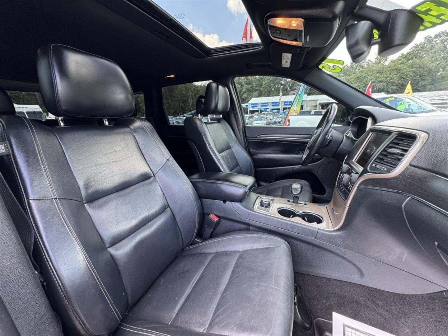 2015 White /Black Jeep Grand Cherokee (1C4RJFBG0FC) with an 3.6l V6 MPI Dohc VVT Flex engine, Automatic transmission, located at 745 East Steele Rd., West Columbia, SC, 29170, (803) 755-9148, 33.927212, -81.148483 - Special Internet Price! 2015 Jeep Grand Cherokee with AM/FM radio, Bluetooth, Backup camera, Navigation, Cruise control, Leather interior, Powered driver seat, 4x4, Push to start, Keyless entry, Powered windows, Powered door locks, Plus more! - Photo#29