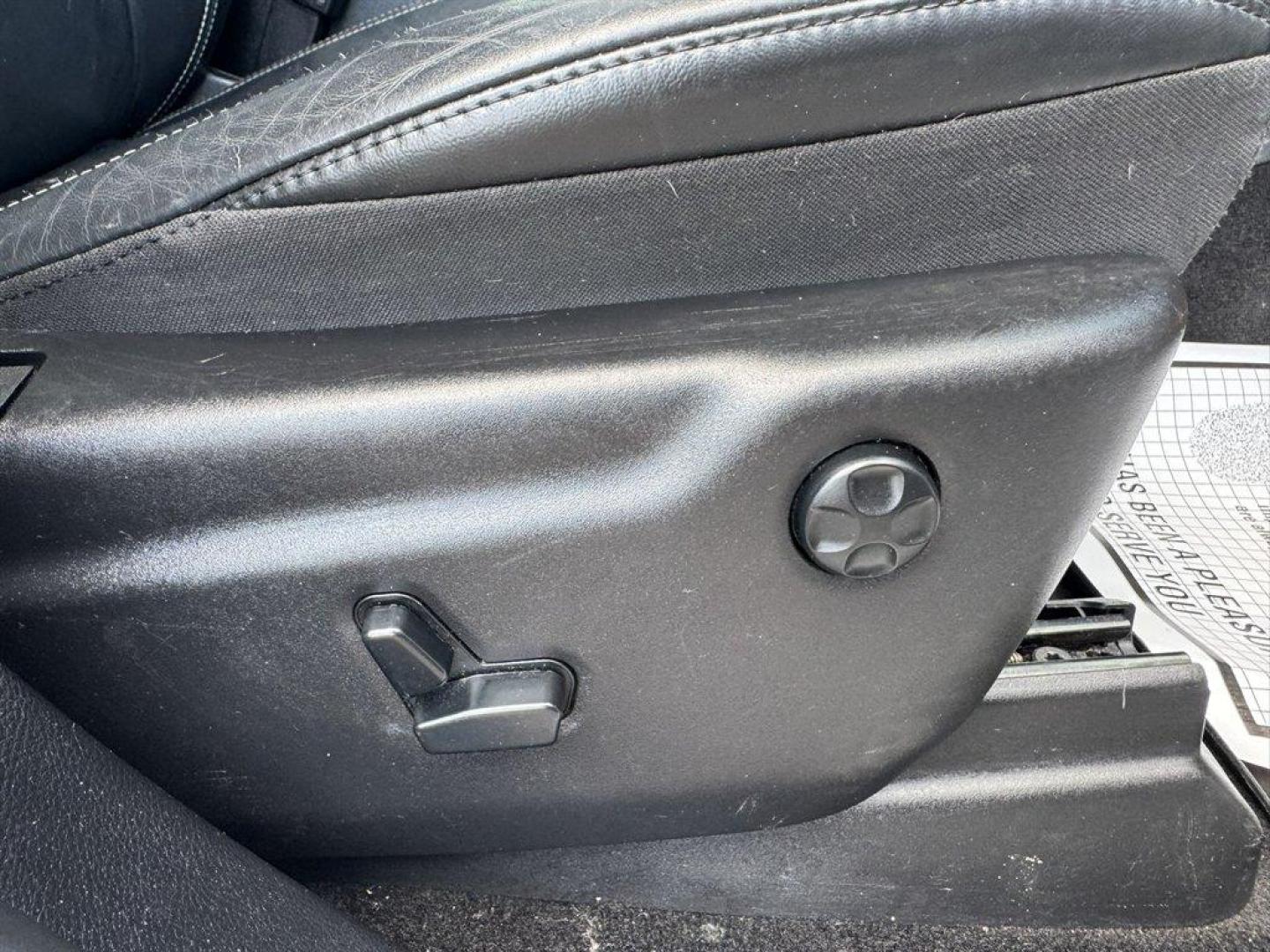 2015 White /Black Jeep Grand Cherokee (1C4RJFBG0FC) with an 3.6l V6 MPI Dohc VVT Flex engine, Automatic transmission, located at 745 East Steele Rd., West Columbia, SC, 29170, (803) 755-9148, 33.927212, -81.148483 - Special Internet Price! 2015 Jeep Grand Cherokee with AM/FM radio, Bluetooth, Backup camera, Navigation, Cruise control, Leather interior, Powered driver seat, 4x4, Push to start, Keyless entry, Powered windows, Powered door locks, Plus more! - Photo#30