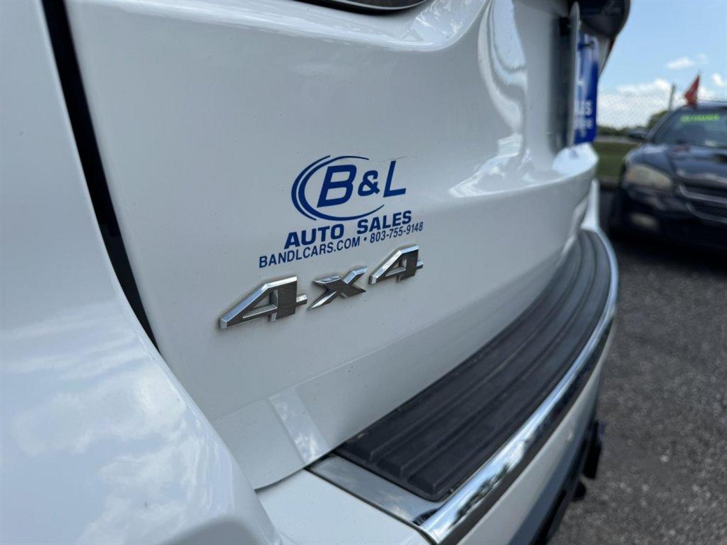 2015 White /Black Jeep Grand Cherokee (1C4RJFBG0FC) with an 3.6l V6 MPI Dohc VVT Flex engine, Automatic transmission, located at 745 East Steele Rd., West Columbia, SC, 29170, (803) 755-9148, 33.927212, -81.148483 - Special Internet Price! 2015 Jeep Grand Cherokee with AM/FM radio, Bluetooth, Backup camera, Navigation, Cruise control, Leather interior, Powered driver seat, 4x4, Push to start, Keyless entry, Powered windows, Powered door locks, Plus more! - Photo#34