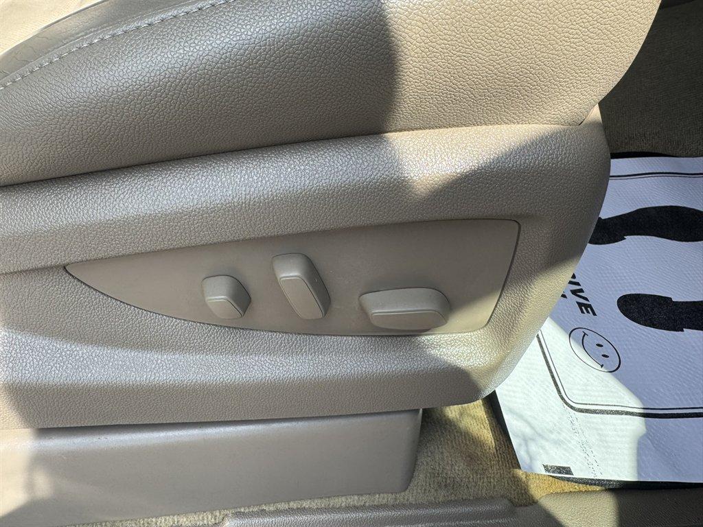 2017 Purple /Taupe GMC Yukon (1GKS2BKCXHR) with an 5.3l V8 DI OHV GAS 5.3l engine, Automatic transmission, located at 745 East Steele Rd., West Columbia, SC, 29170, (803) 755-9148, 33.927212, -81.148483 - Special Internet Price! 2017 GMC Yukon! - Photo#29