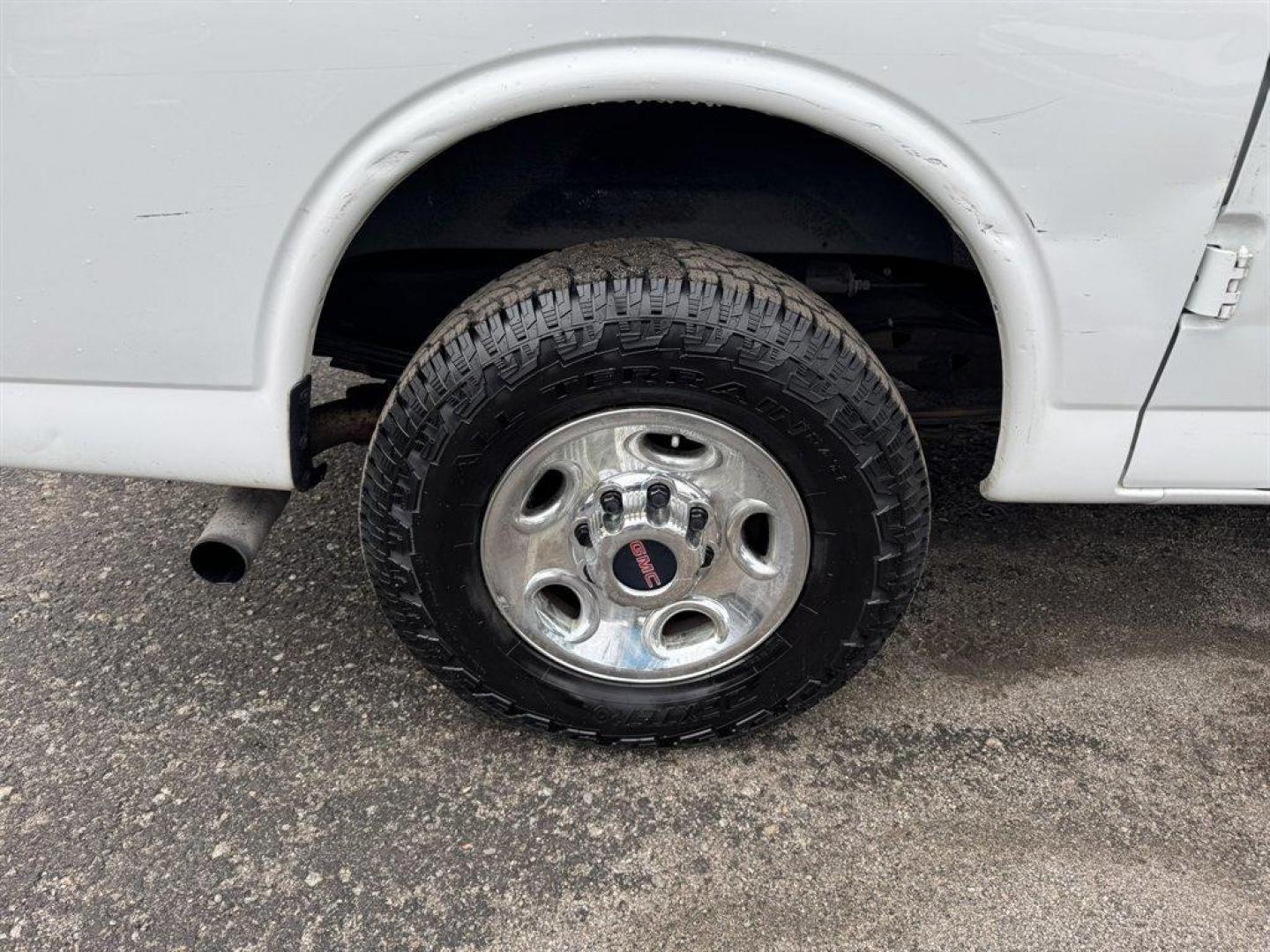 2020 White /Grey GMC Savana Cargo (1GTW7AFP1L1) with an 4.3l V6 DI VVT Flex 4.3l engine, Automatic transmission, located at 745 East Steele Rd., West Columbia, SC, 29170, (803) 755-9148, 33.927212, -81.148483 - Special Internet Price! 2020 GMC Savana Cargo - Photo#25