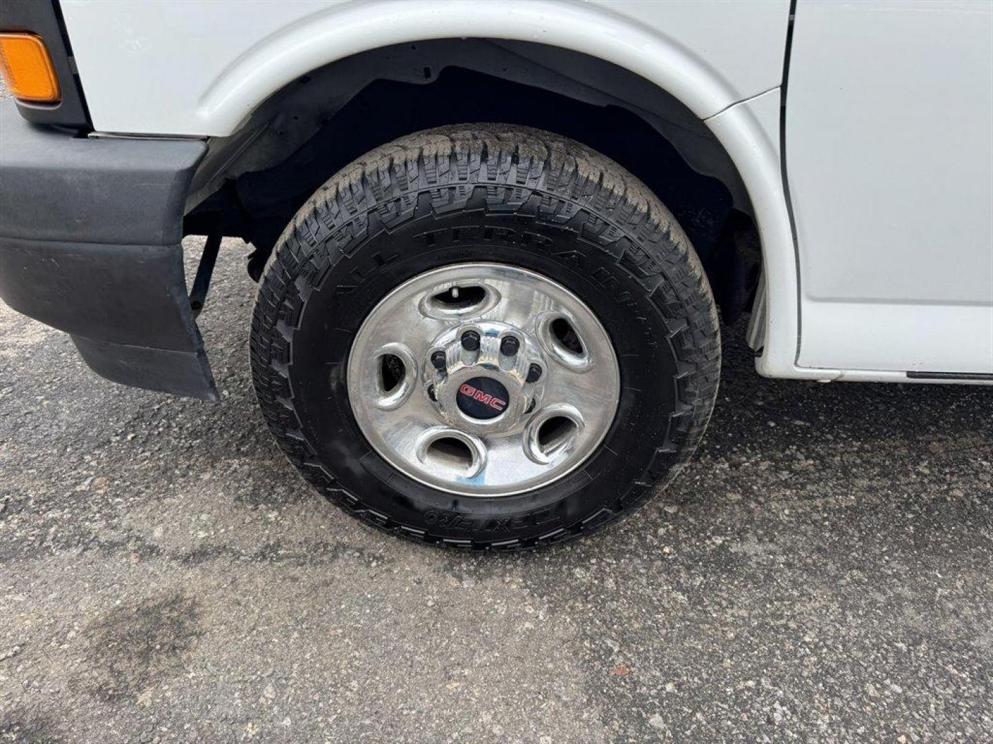 2020 White /Grey GMC Savana Cargo (1GTW7AFP1L1) with an 4.3l V6 DI VVT Flex 4.3l engine, Automatic transmission, located at 745 East Steele Rd., West Columbia, SC, 29170, (803) 755-9148, 33.927212, -81.148483 - Special Internet Price! 2020 GMC Savana Cargo - Photo#27