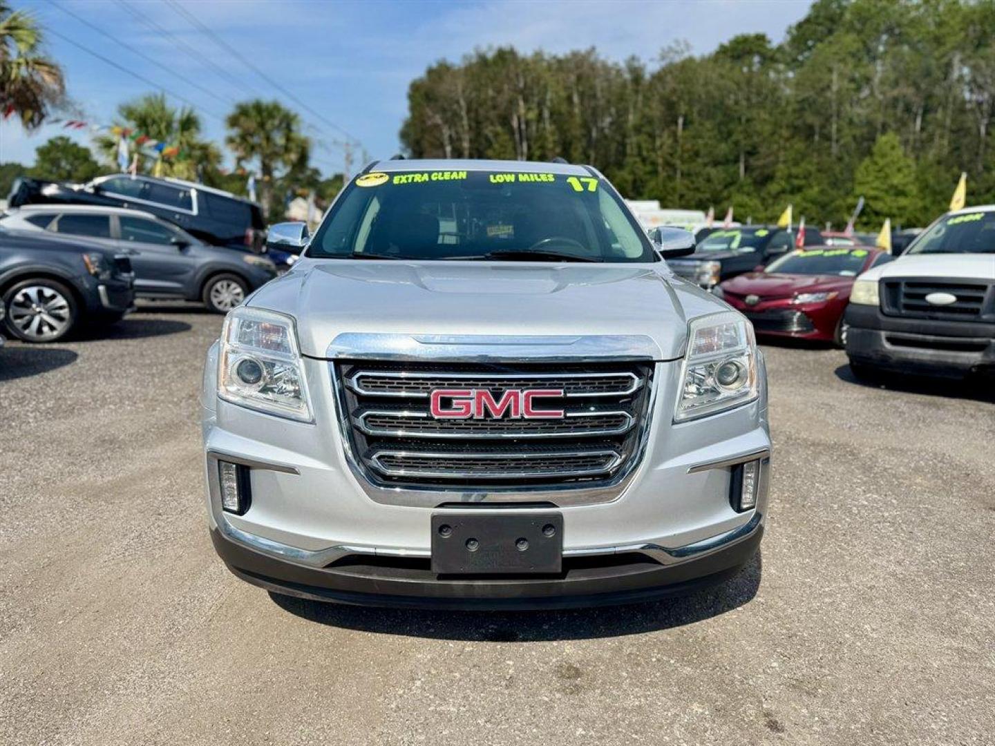 2017 Silver /Black GMC Terrain (2GKFLTEK3H6) with an 2.4l I-4 Sidi Dohc Flex 2 engine, Automatic transmission, located at 745 East Steele Rd., West Columbia, SC, 29170, (803) 755-9148, 33.927212, -81.148483 - Special Internet Price! 2017 GMC Terrain - Photo#1