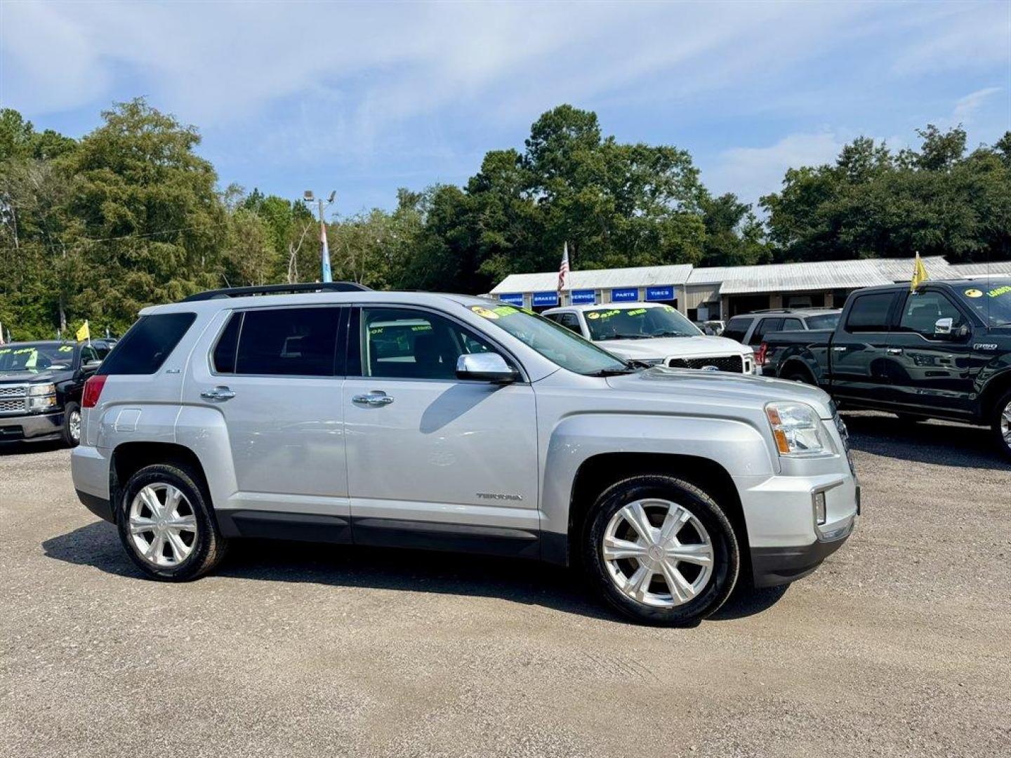 2017 Silver /Black GMC Terrain (2GKFLTEK3H6) with an 2.4l I-4 Sidi Dohc Flex 2 engine, Automatic transmission, located at 745 East Steele Rd., West Columbia, SC, 29170, (803) 755-9148, 33.927212, -81.148483 - Special Internet Price! 2017 GMC Terrain - Photo#2