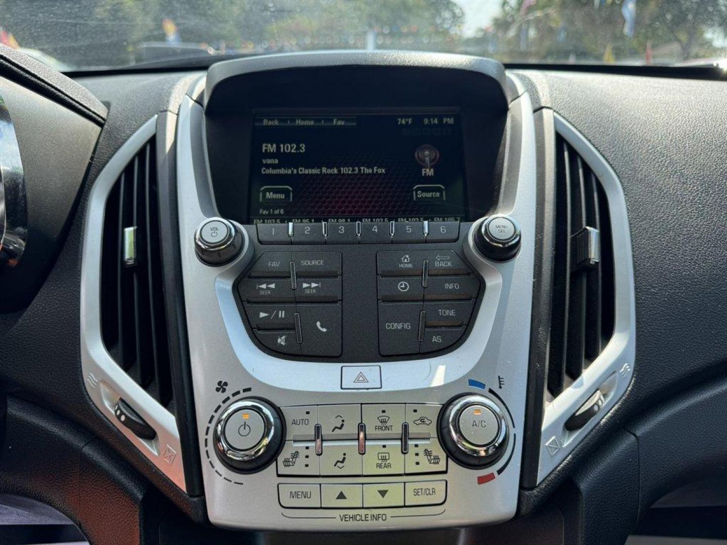 2017 Silver /Black GMC Terrain (2GKFLTEK3H6) with an 2.4l I-4 Sidi Dohc Flex 2 engine, Automatic transmission, located at 745 East Steele Rd., West Columbia, SC, 29170, (803) 755-9148, 33.927212, -81.148483 - Special Internet Price! 2017 GMC Terrain - Photo#12