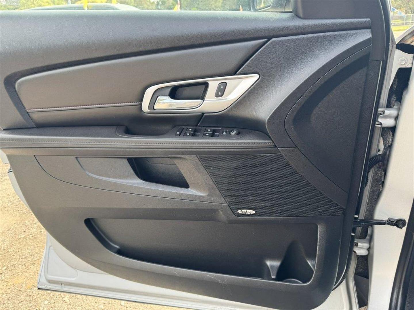 2017 Silver /Black GMC Terrain (2GKFLTEK3H6) with an 2.4l I-4 Sidi Dohc Flex 2 engine, Automatic transmission, located at 745 East Steele Rd., West Columbia, SC, 29170, (803) 755-9148, 33.927212, -81.148483 - Special Internet Price! 2017 GMC Terrain - Photo#16