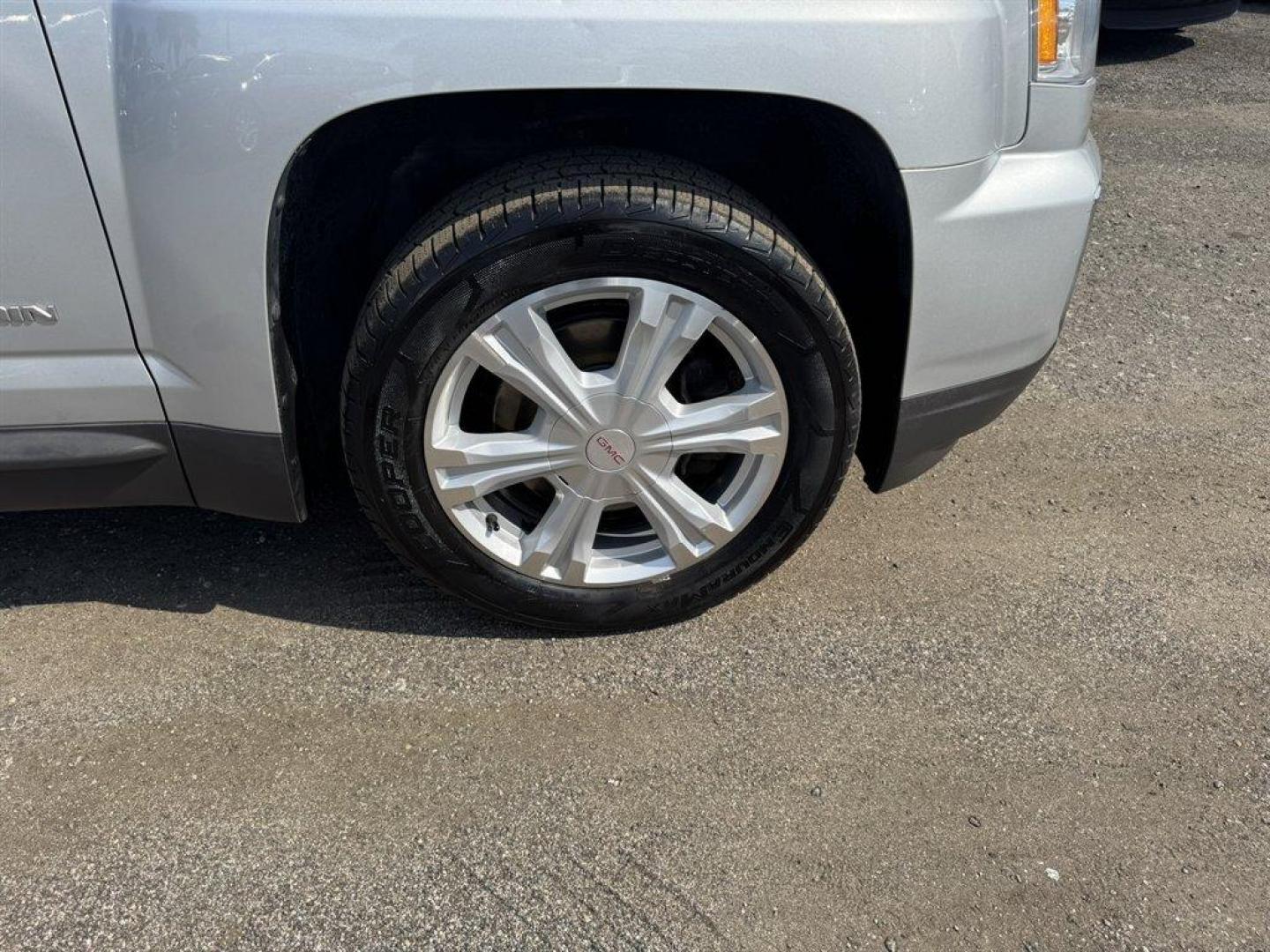 2017 Silver /Black GMC Terrain (2GKFLTEK3H6) with an 2.4l I-4 Sidi Dohc Flex 2 engine, Automatic transmission, located at 745 East Steele Rd., West Columbia, SC, 29170, (803) 755-9148, 33.927212, -81.148483 - Special Internet Price! 2017 GMC Terrain - Photo#28