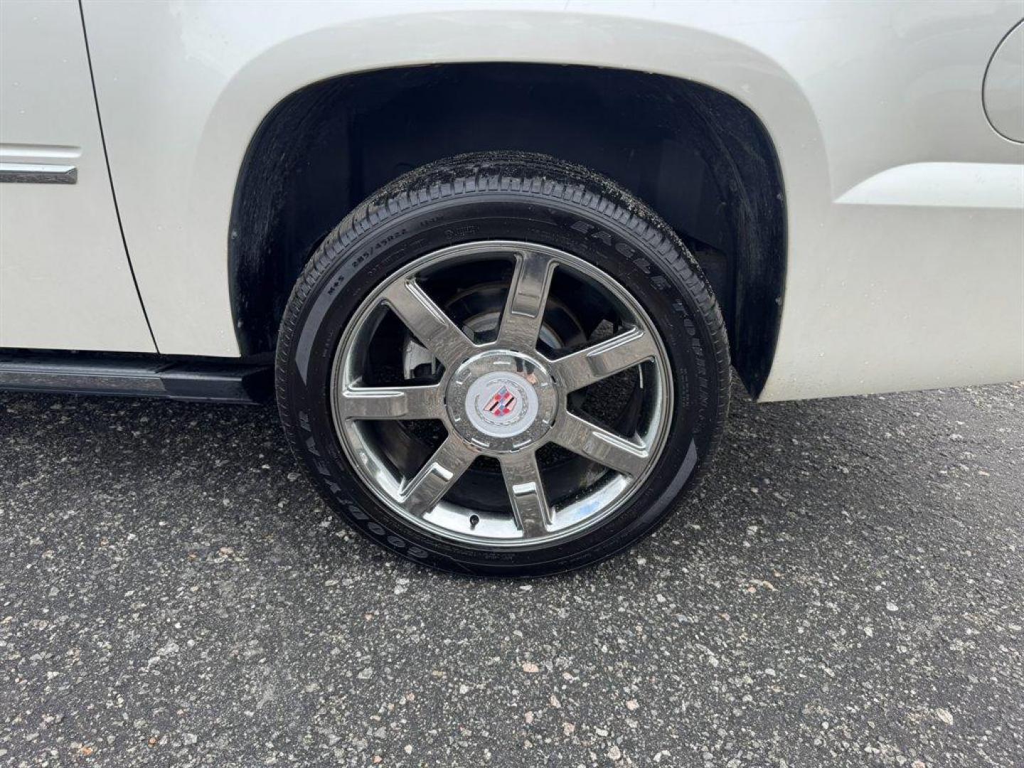 2008 Beige /Tan Cadillac Escalade (3GYFK62808G) with an 6.2l V8 SFI OHV HO 6.2l engine, Automatic transmission, located at 745 East Steele Rd., West Columbia, SC, 29170, (803) 755-9148, 33.927212, -81.148483 - Special Internet Price! 2008 Cadillac Escalade! - Photo#33