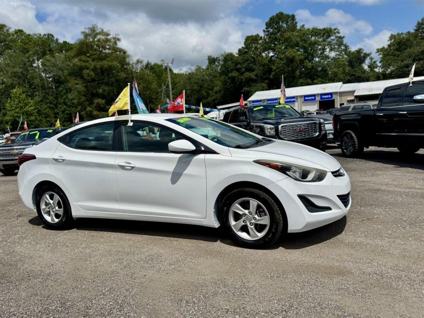 2015 White /Grey Hyundai Elantra (5NPDH4AE6FH) with an 1.8l I-4 MPI Dohc 1.8l engine, Automatic transmission, located at 745 East Steele Rd., West Columbia, SC, 29170, (803) 755-9148, 33.927212, -81.148483 - Special Internet Price! 2015 Hyundai Elantra with AM/FM radio, Keyless entry, Cloth interior, Powered windows, Powered door locks, Plus more! - Photo#2