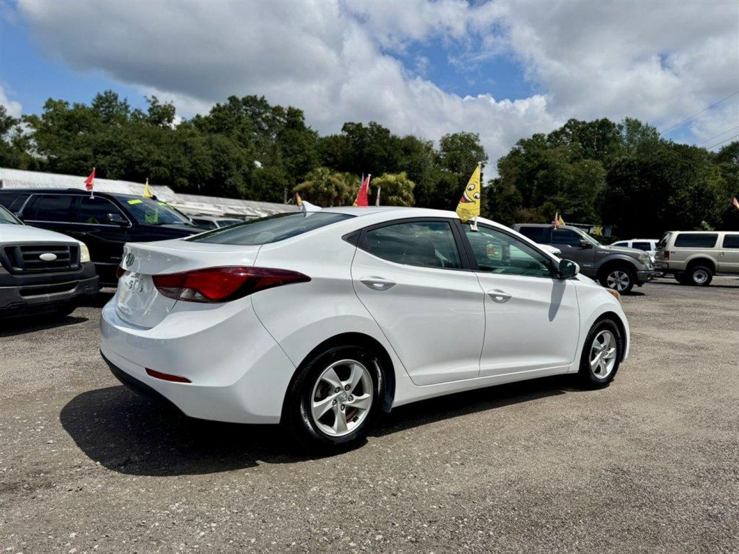 2015 White /Grey Hyundai Elantra (5NPDH4AE6FH) with an 1.8l I-4 MPI Dohc 1.8l engine, Automatic transmission, located at 745 East Steele Rd., West Columbia, SC, 29170, (803) 755-9148, 33.927212, -81.148483 - Special Internet Price! 2015 Hyundai Elantra with AM/FM radio, Keyless entry, Cloth interior, Powered windows, Powered door locks, Plus more! - Photo#3