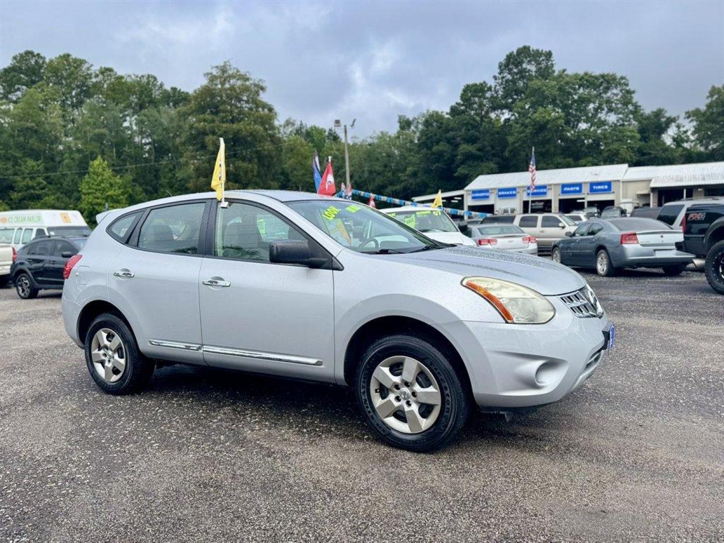 2013 Silver /Grey Nissan Rogue (JN8AS5MT6DW) with an 2.5l I-4 MPI Dohc 2.5l engine, Automatic transmission, located at 745 East Steele Rd., West Columbia, SC, 29170, (803) 755-9148, 33.927212, -81.148483 - Special Internet Price! 2013 Nissan Rogue with AM/FM radio, Cruise control, Cloth interior, Powered windows, Powered door locks, Plus more! - Photo#2